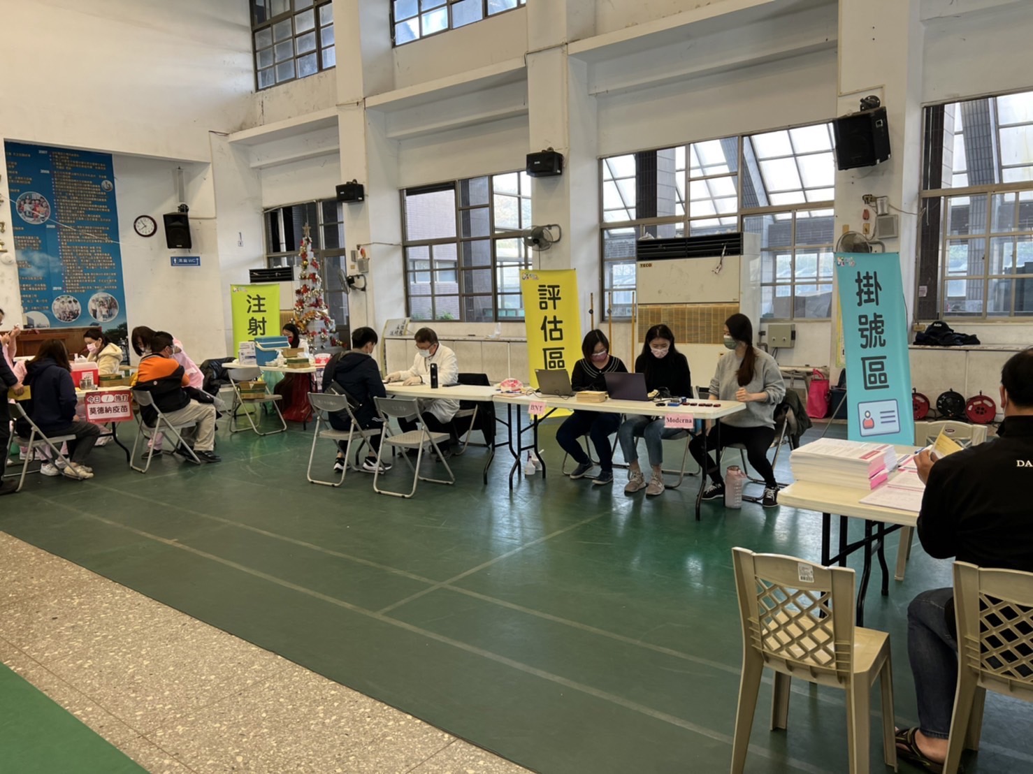 other image1-Nantou County Government sets up vaccination stations on the weekend, with the active participation of nearly 7000 people getting vaccinated in 2 days, January 17