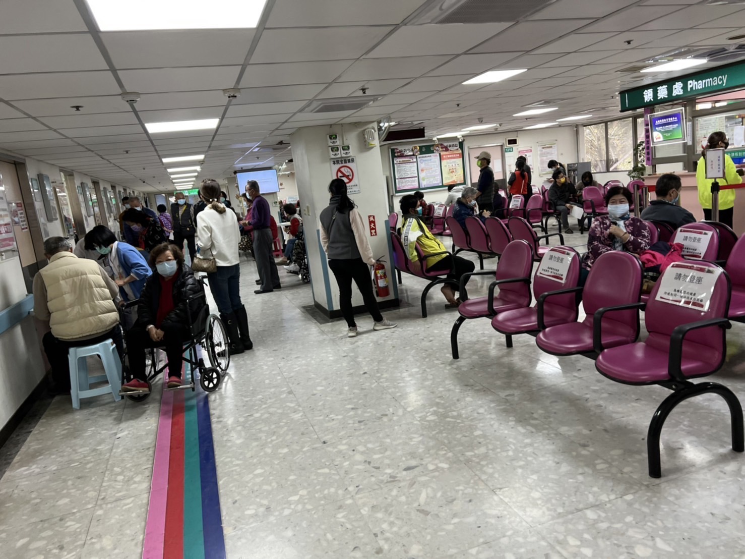 other image2-Nantou County Government sets up vaccination stations on the weekend, with the active participation of nearly 7000 people getting vaccinated in 2 days, January 17