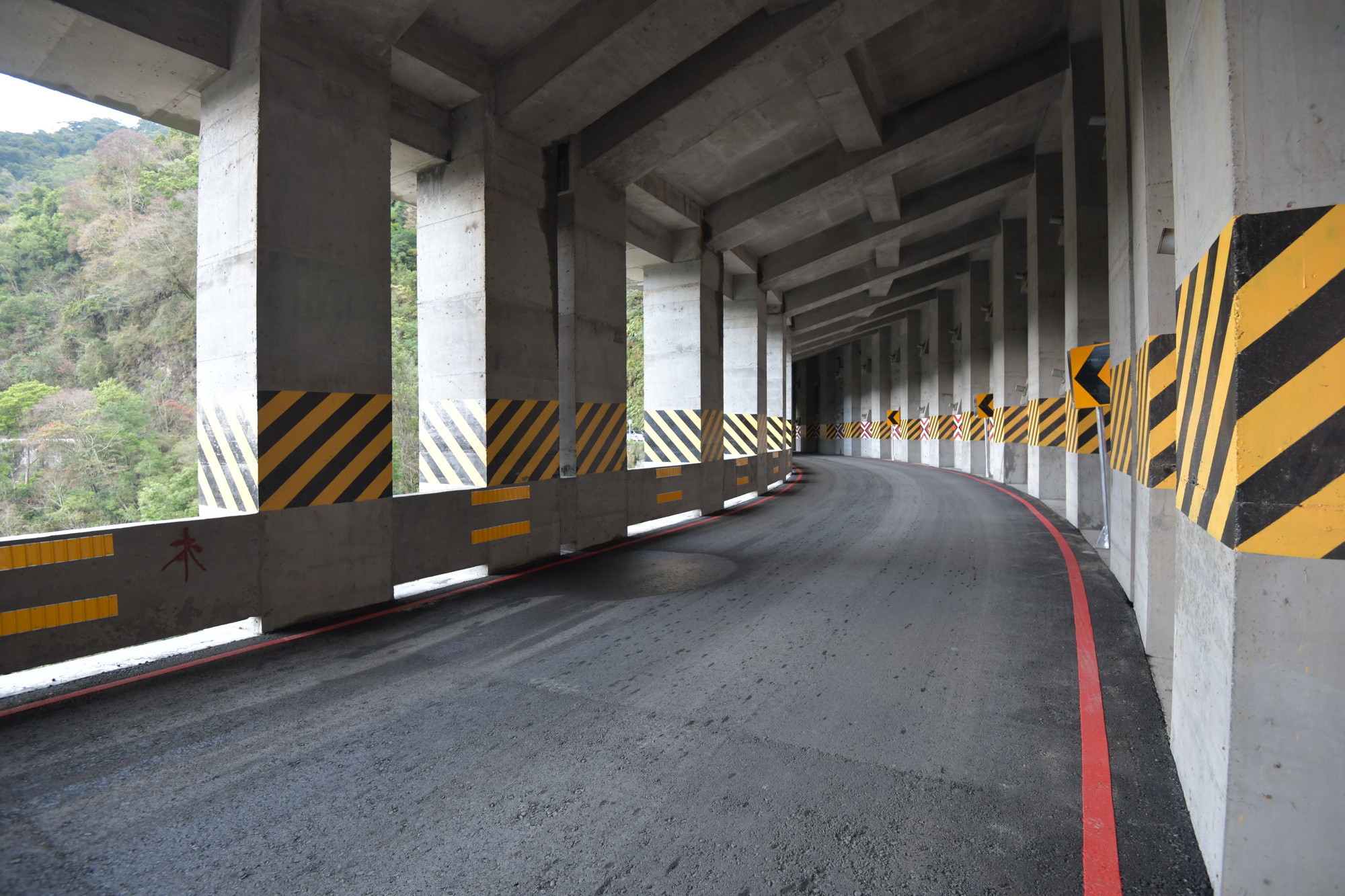 other image4-Fa-Xiang Open-cut Tunnel is open to traffic, benefiting more than 2,000 villagers, January 25