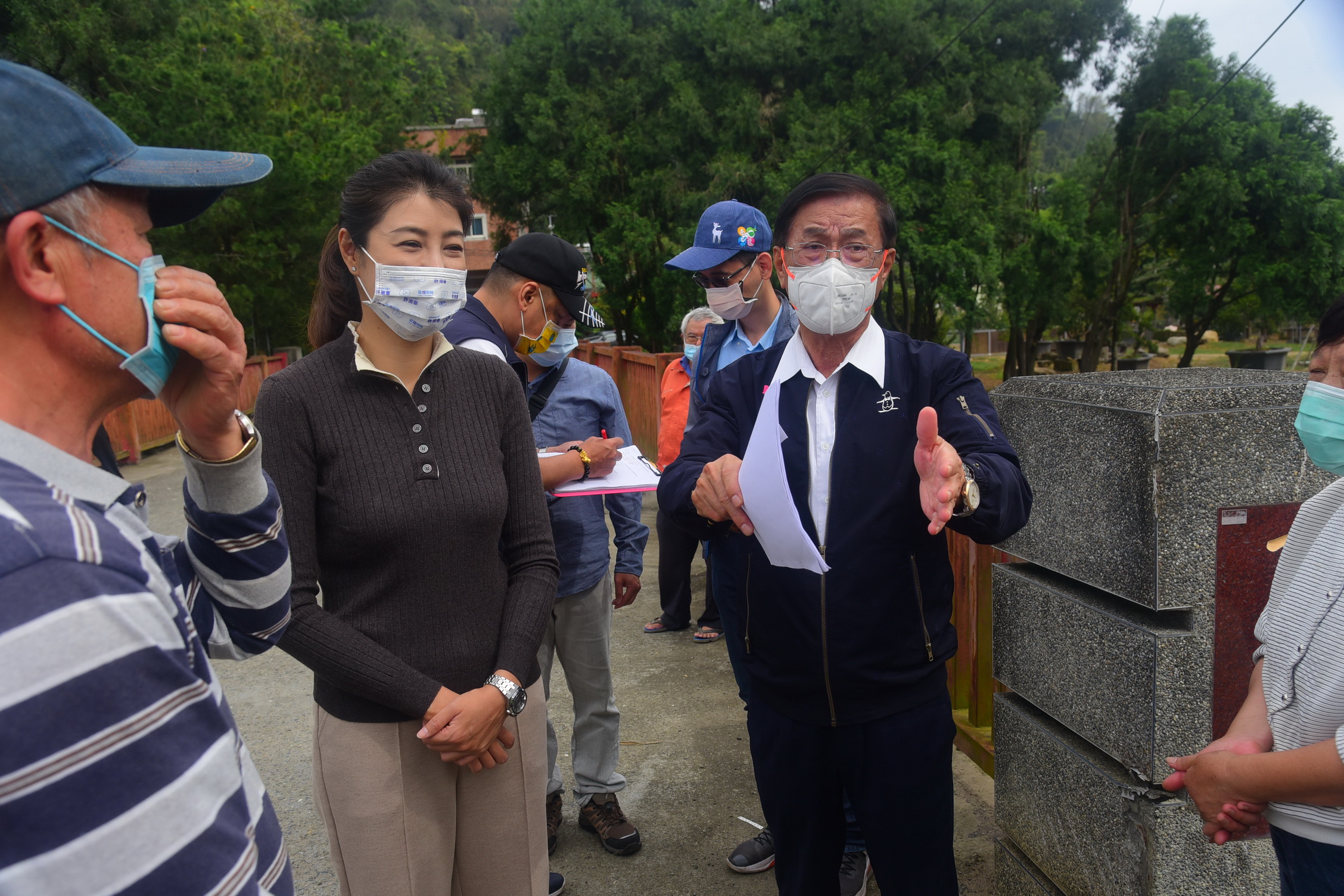 相關圖片1-埔里5里農水路老舊危險 林縣長會勘籌千萬改善