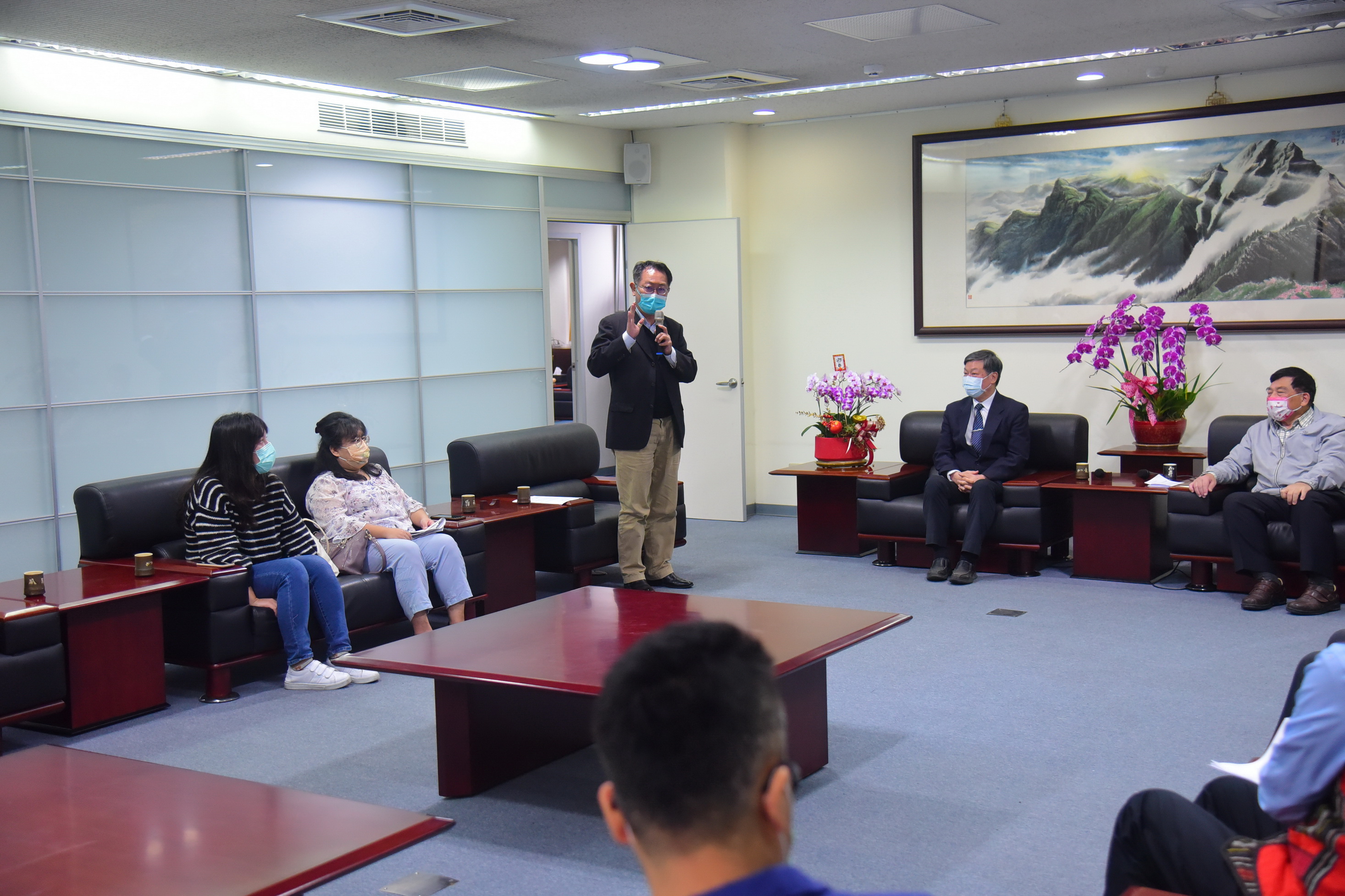 other image1-Deputy County Magistrate Chen appreciates Tzu Chi Foundation for caring for electrical safety of Thao people in pre-fabricated buildings, March 9