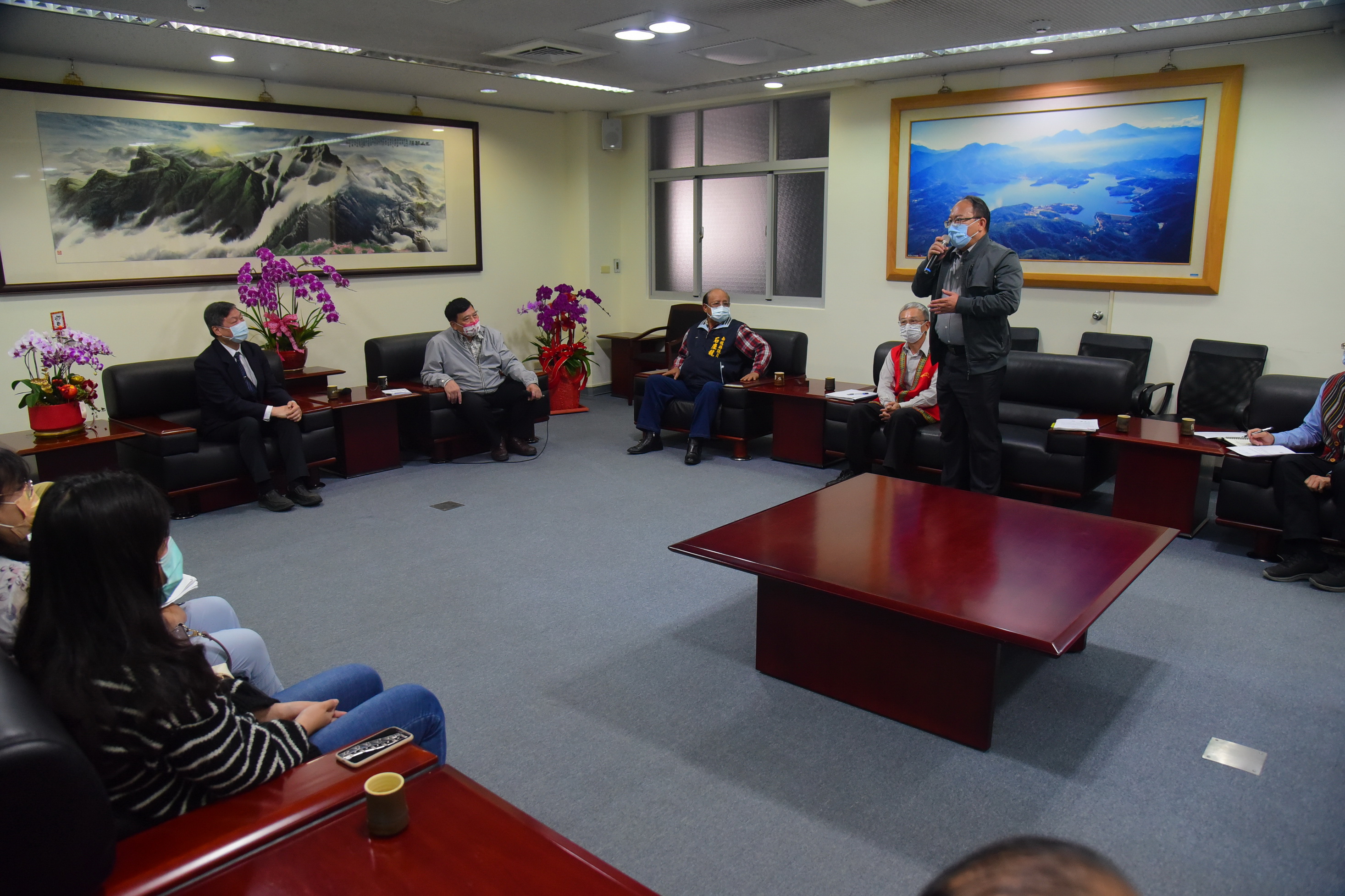 other image4-Deputy County Magistrate Chen appreciates Tzu Chi Foundation for caring for electrical safety of Thao people in pre-fabricated buildings, March 9