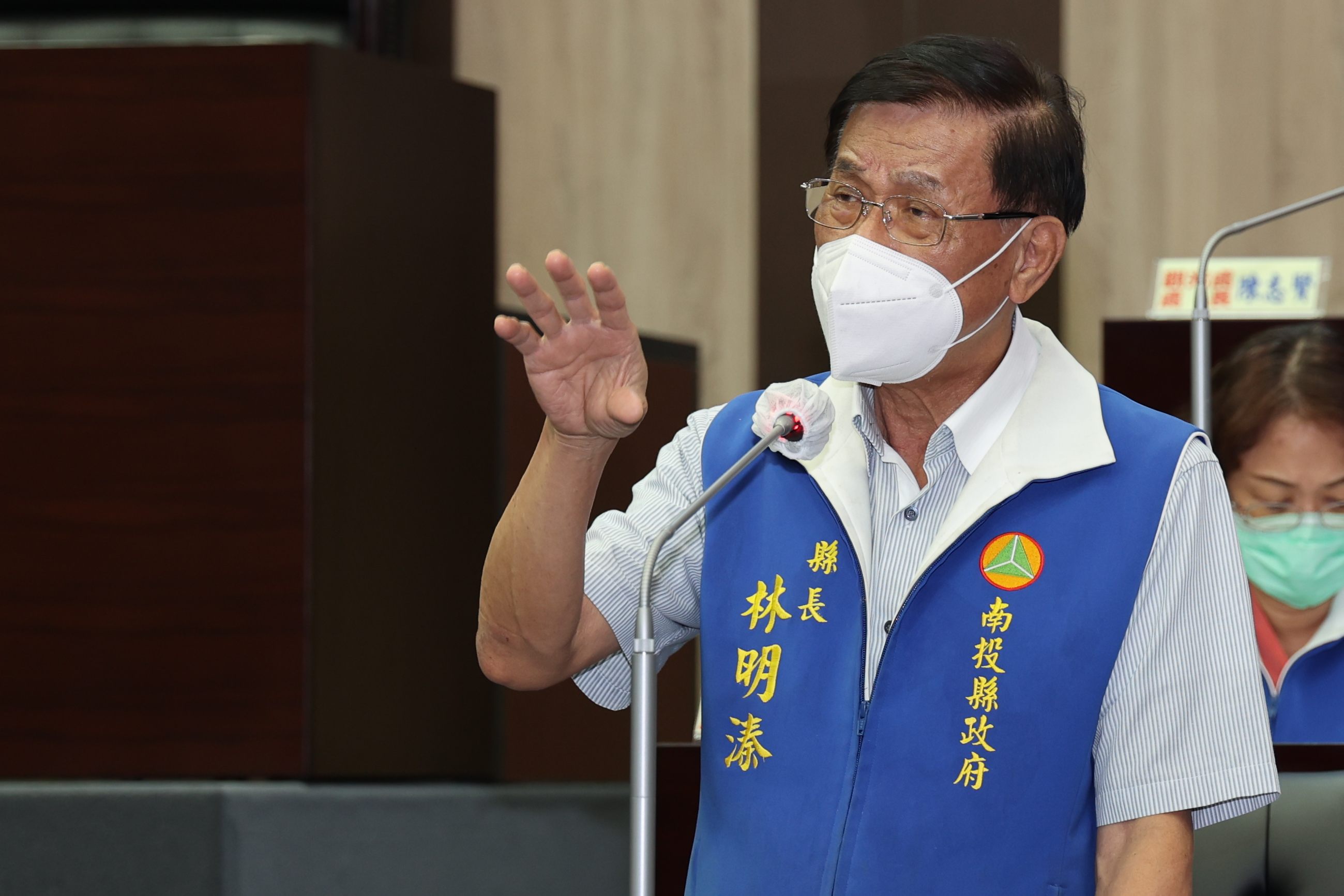 (開新視窗)連至 買快篩排長龍 林明溱不捨弱勢無助 宣示「縣長買給你」 完整照片