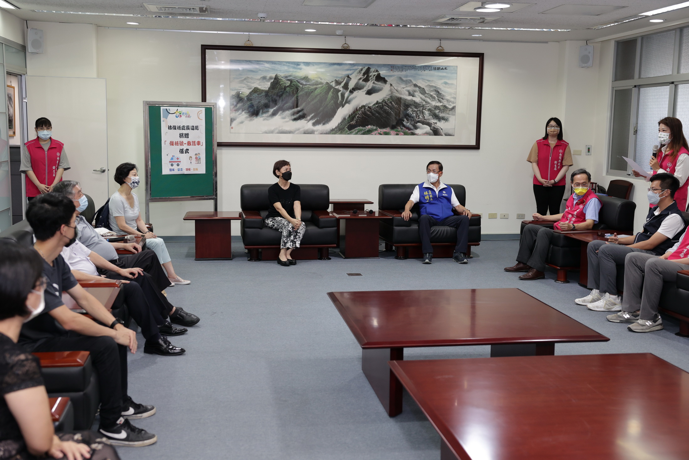 other image3-An ambulance donated by offspring to continue the love of former director of the Social and Labor Affairs, May 11