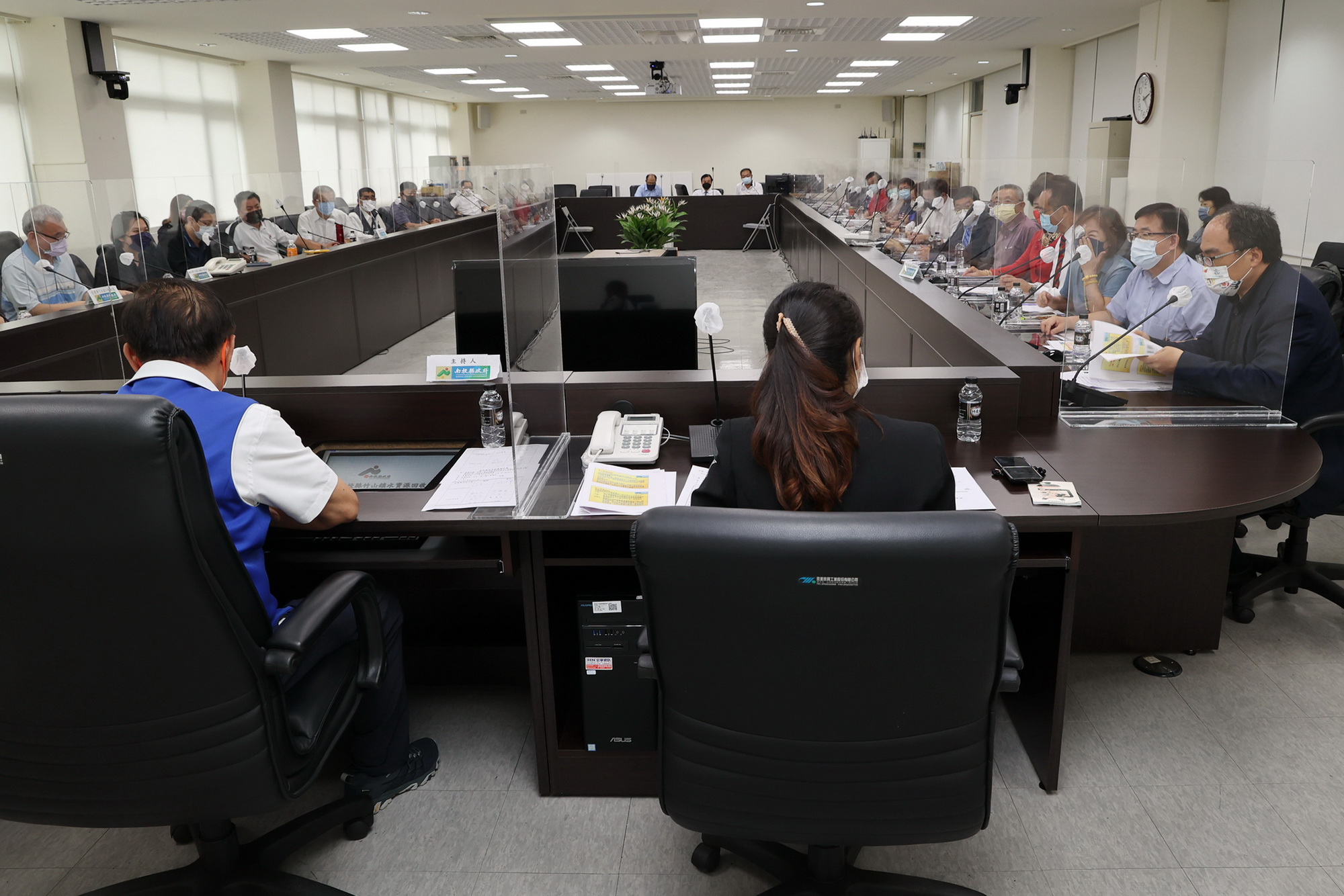 other image1-Special pipe lines to be used for transporting Zhushan industrial district’s wastewater to the Water Recycle Center, May 13