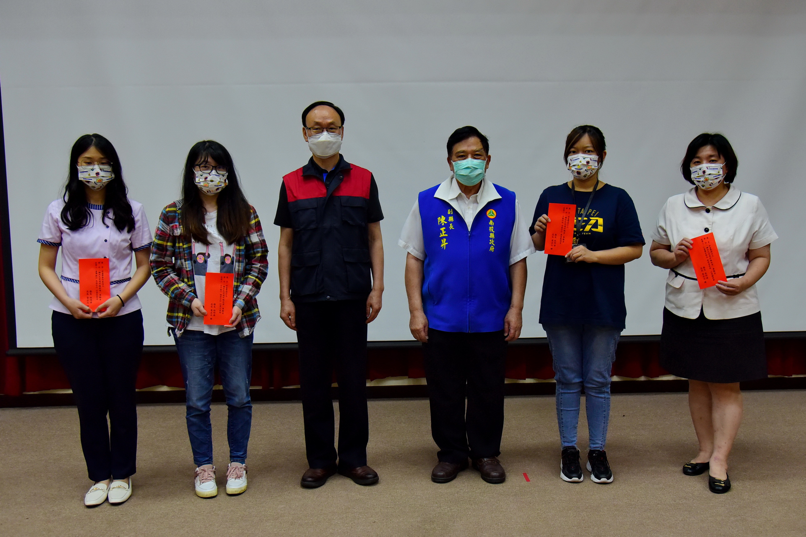 News images-Nearly NT$ 10 million intercepted in fraud cases in Nantou, Nantou County Government rewards financial institution personnel and convenience store clerks for the success in fraud prevention, May 26
