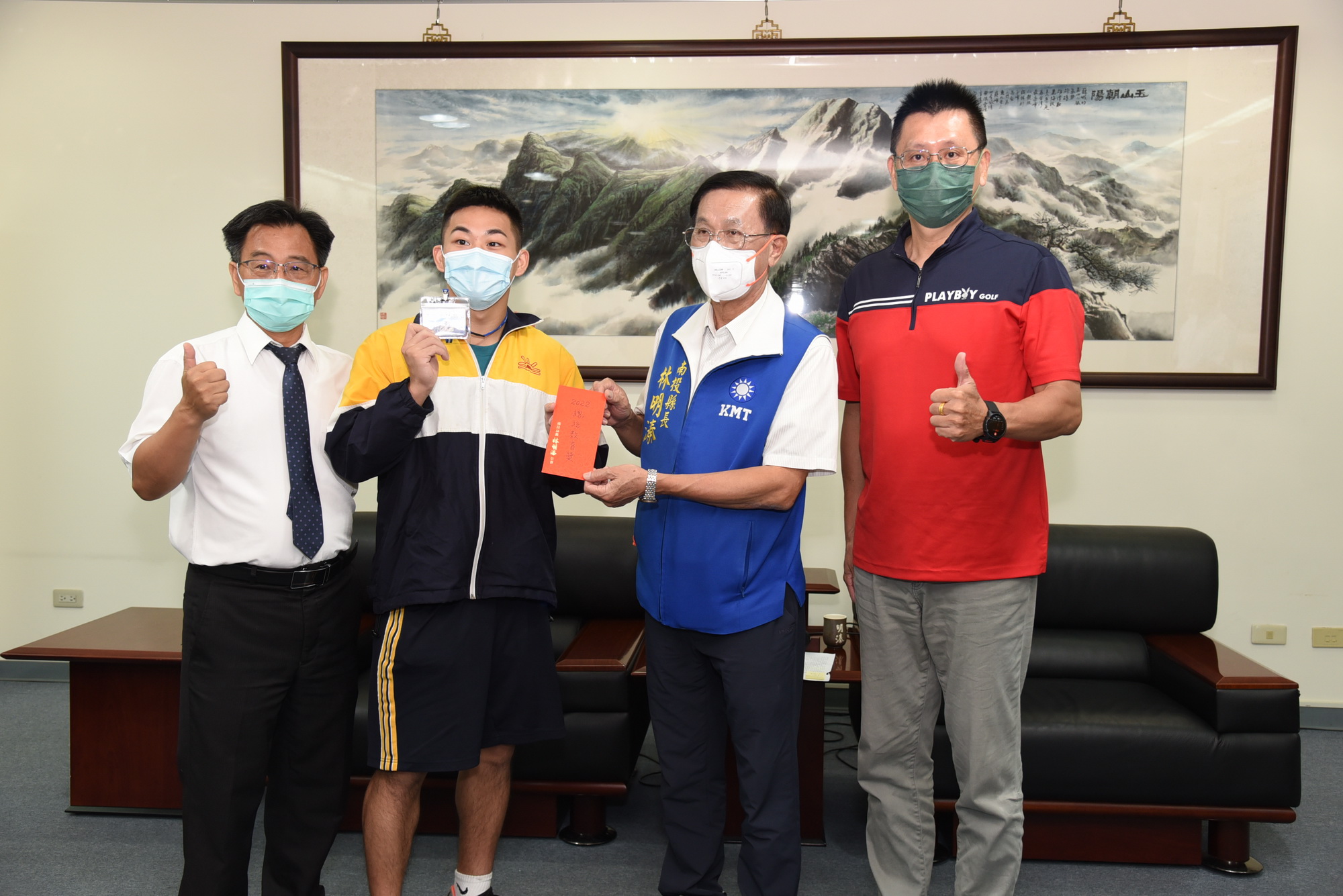 (開新視窗)連至 頒獎1 完整照片