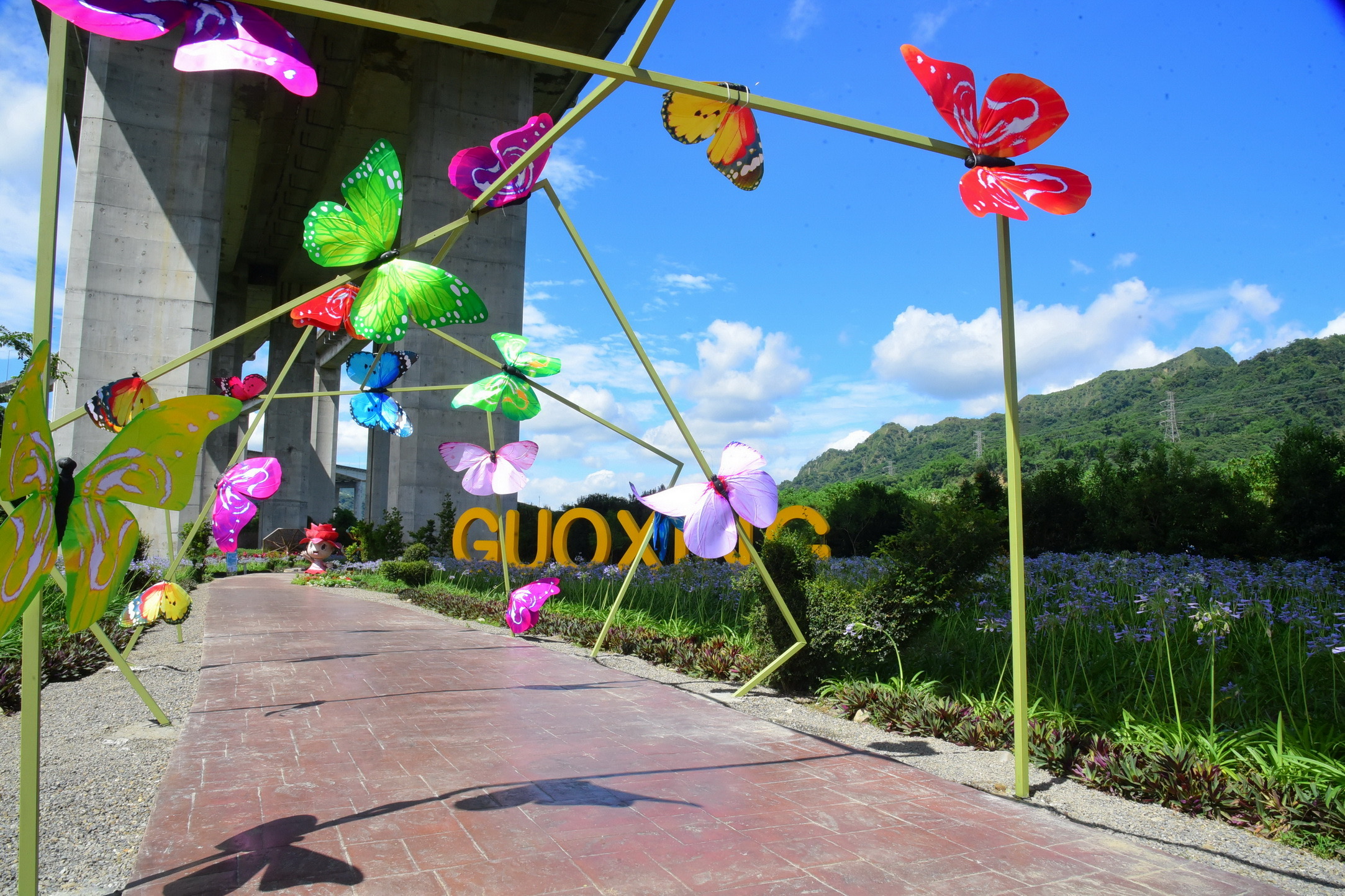 other image4-Qiao-Song-Yun-Tian Greenery Sculpture Park grandly opens with parent-child event “Butterfly Fantasy Park,” June 3