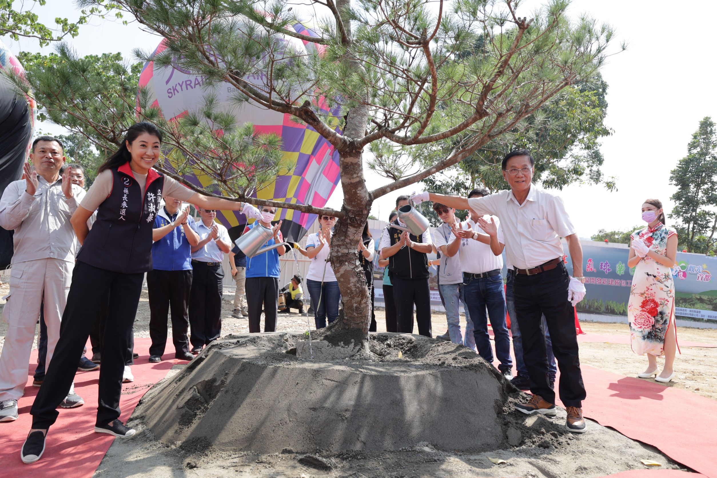 other image4-The construction of the Jiujiufeng Helium Balloon Theme Park at Caotun has begun to create a new sightseeing spot, October 20.