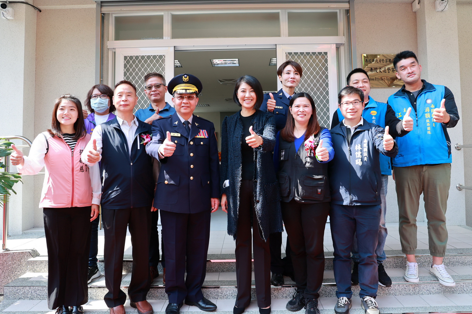 (開新視窗)連至 大合照 完整照片