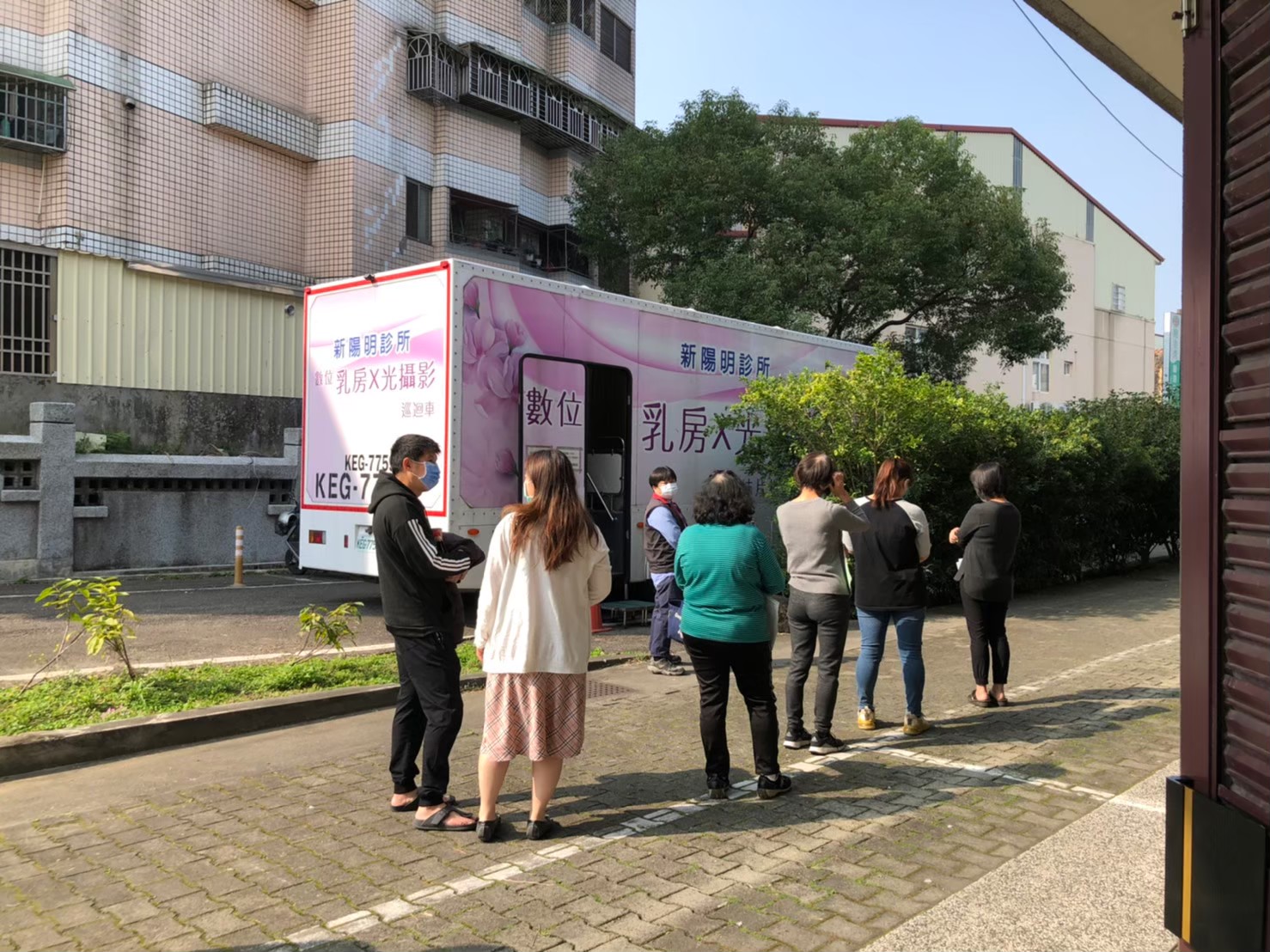 (開新視窗)連至 0308國際婦女節 守護健康美定期做篩檢 完整照片