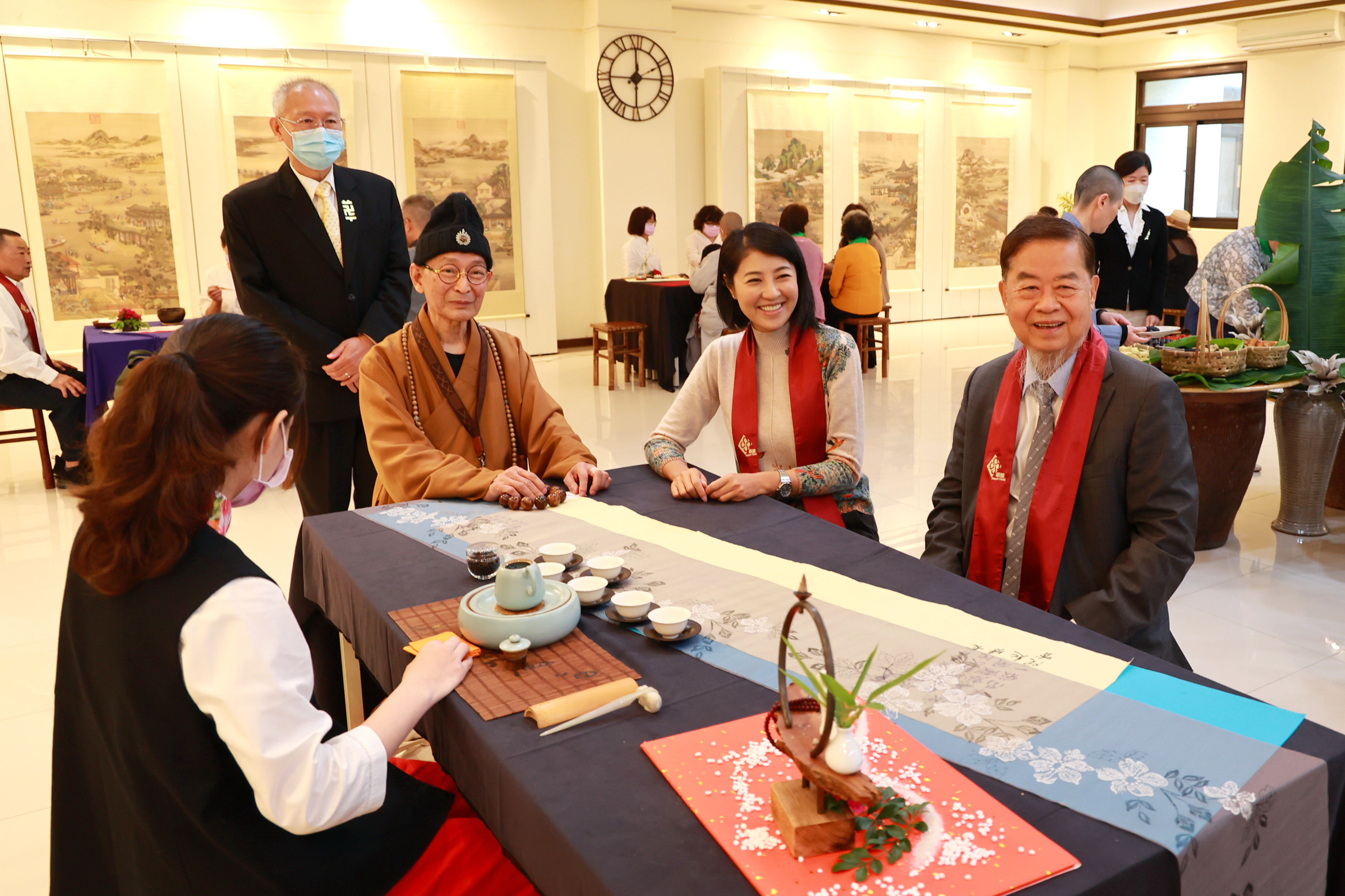 相關圖片3-許縣長出席鹿谷大華嚴寺大悲寶殿啟用暨重開山門慶典