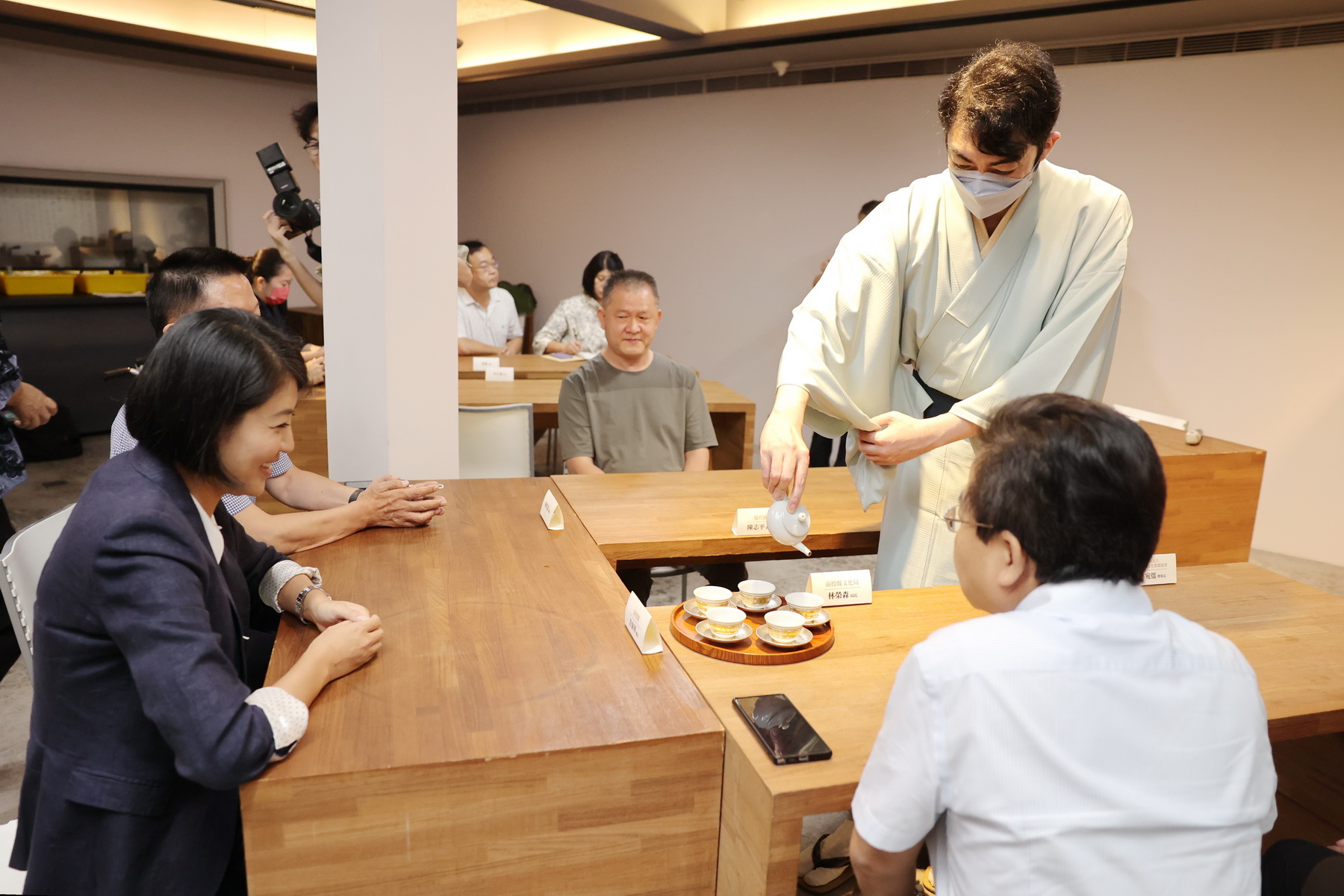 (開新視窗)連至 遊山茶訪舉行台灣文人茶會　許縣長體驗日茶文化 完整照片