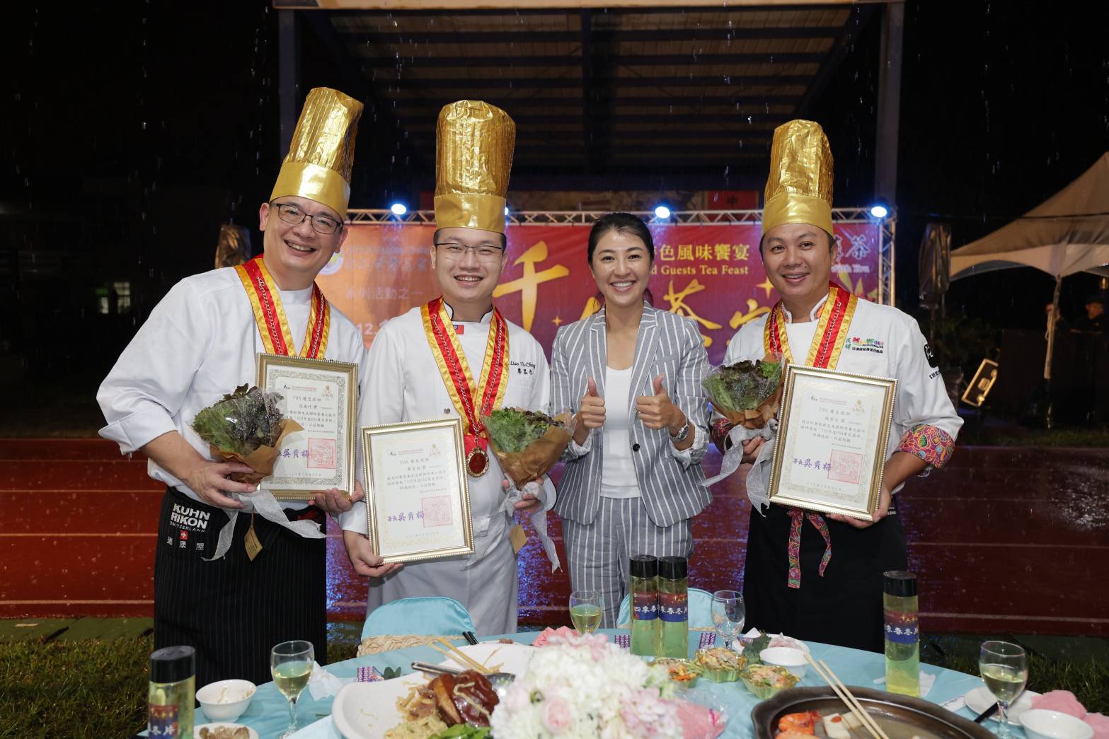 (開新視窗)連至 2023南投茶博千人茶宴首登場 南投特色風味饗宴-雨夜上菜，饕客熱情不減！ 完整照片