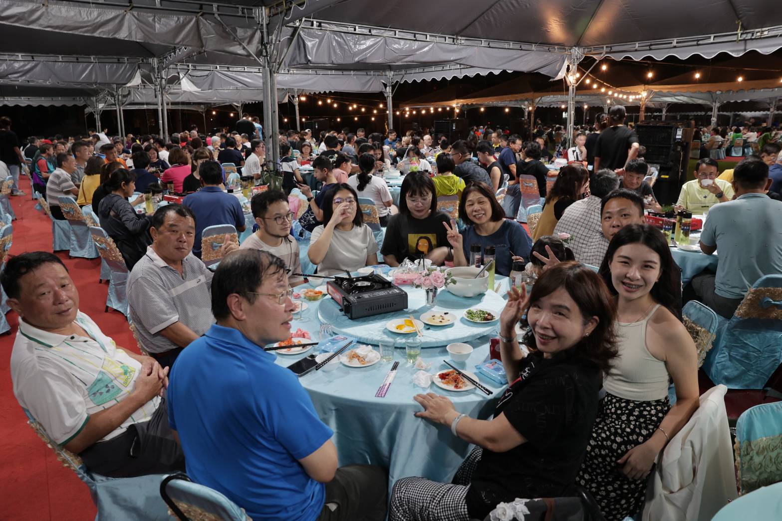 (開新視窗)連至 2023南投茶博千人茶宴首登場 南投特色風味饗宴-雨夜上菜，饕客熱情不減！ 完整照片