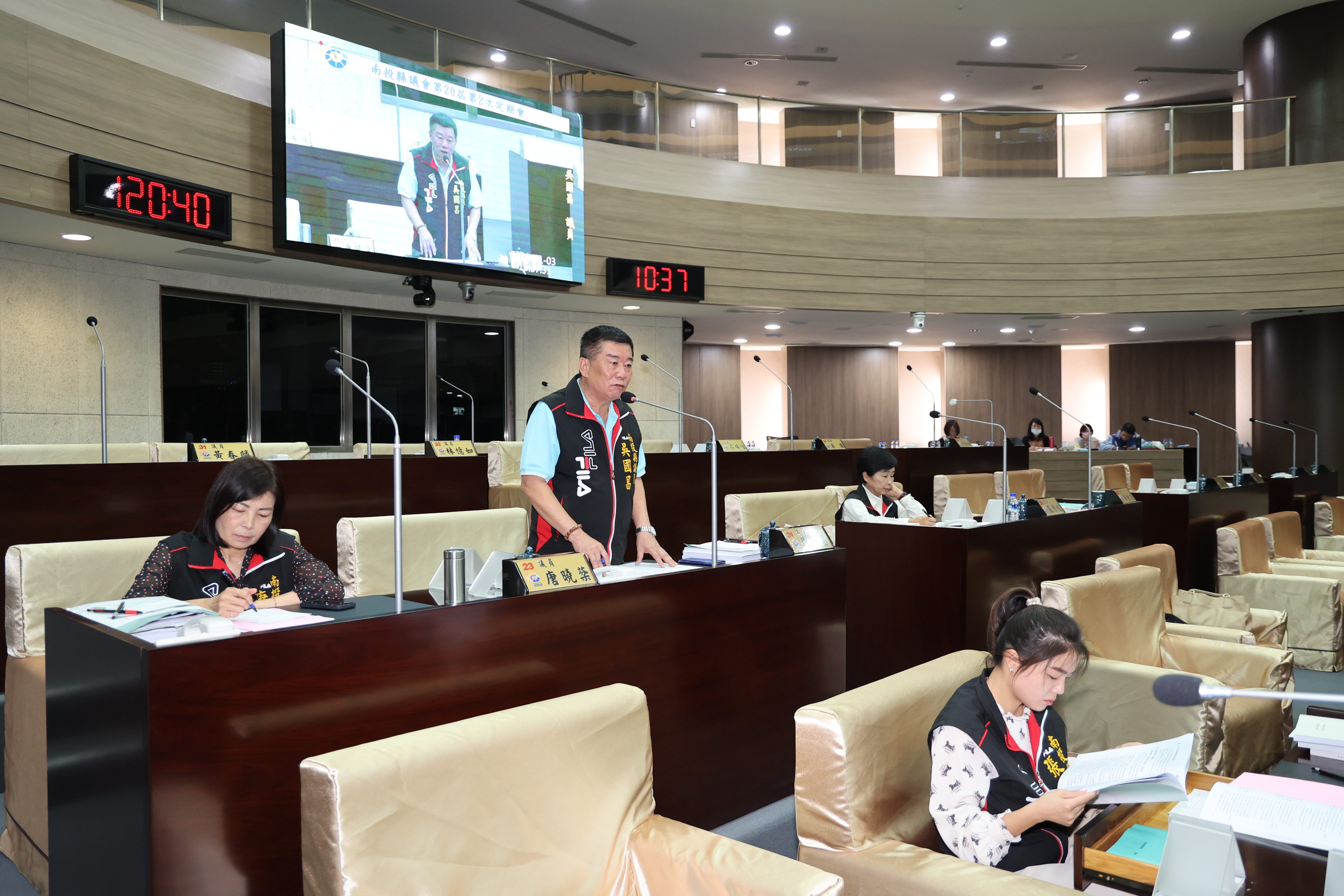 相關圖片1-埔里地政事務所榮獲年度政府服務獎  議員心疼人力大缺口 許縣長允儘速設法補救