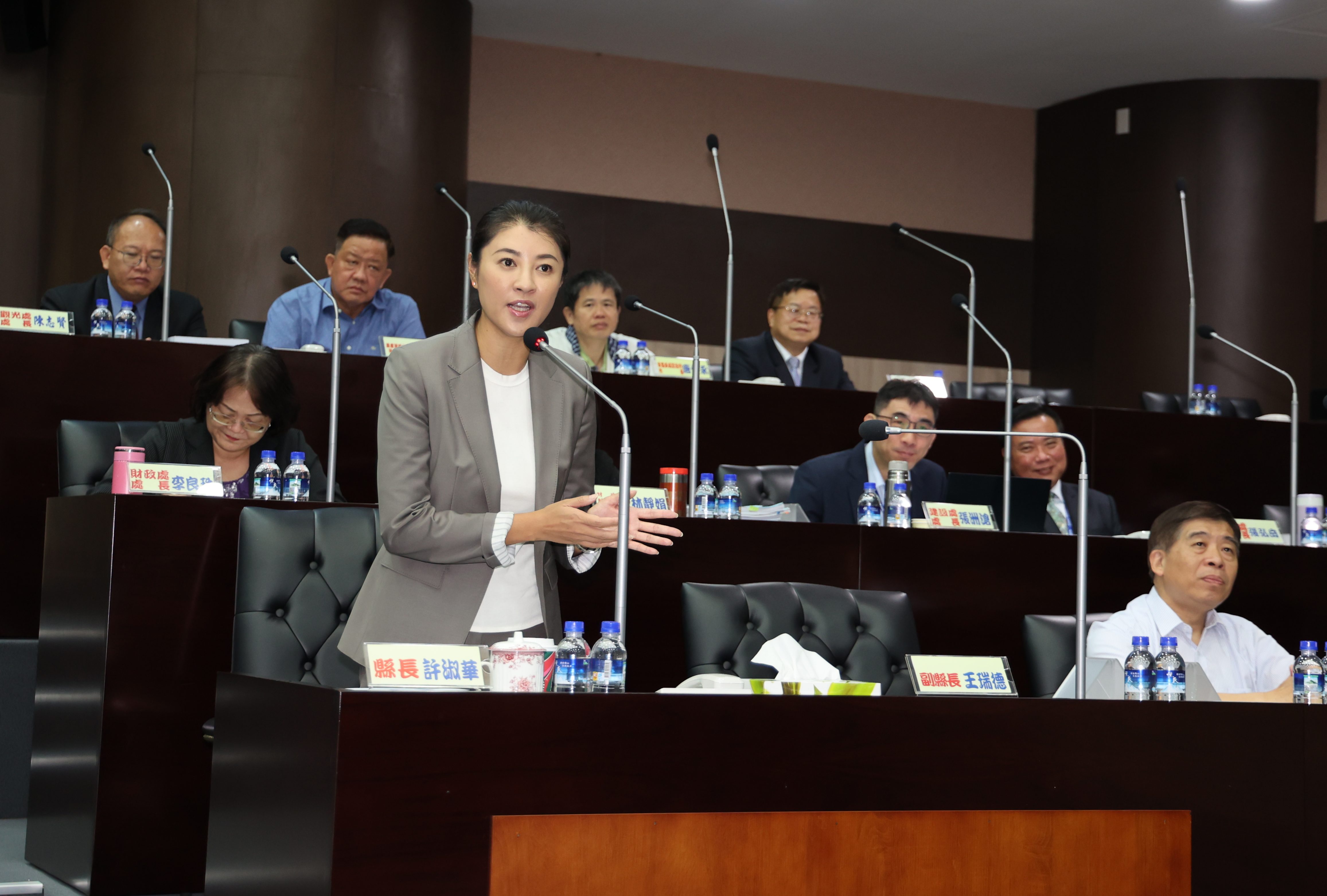 相關圖片2-埔里地政事務所榮獲年度政府服務獎  議員心疼人力大缺口 許縣長允儘速設法補救