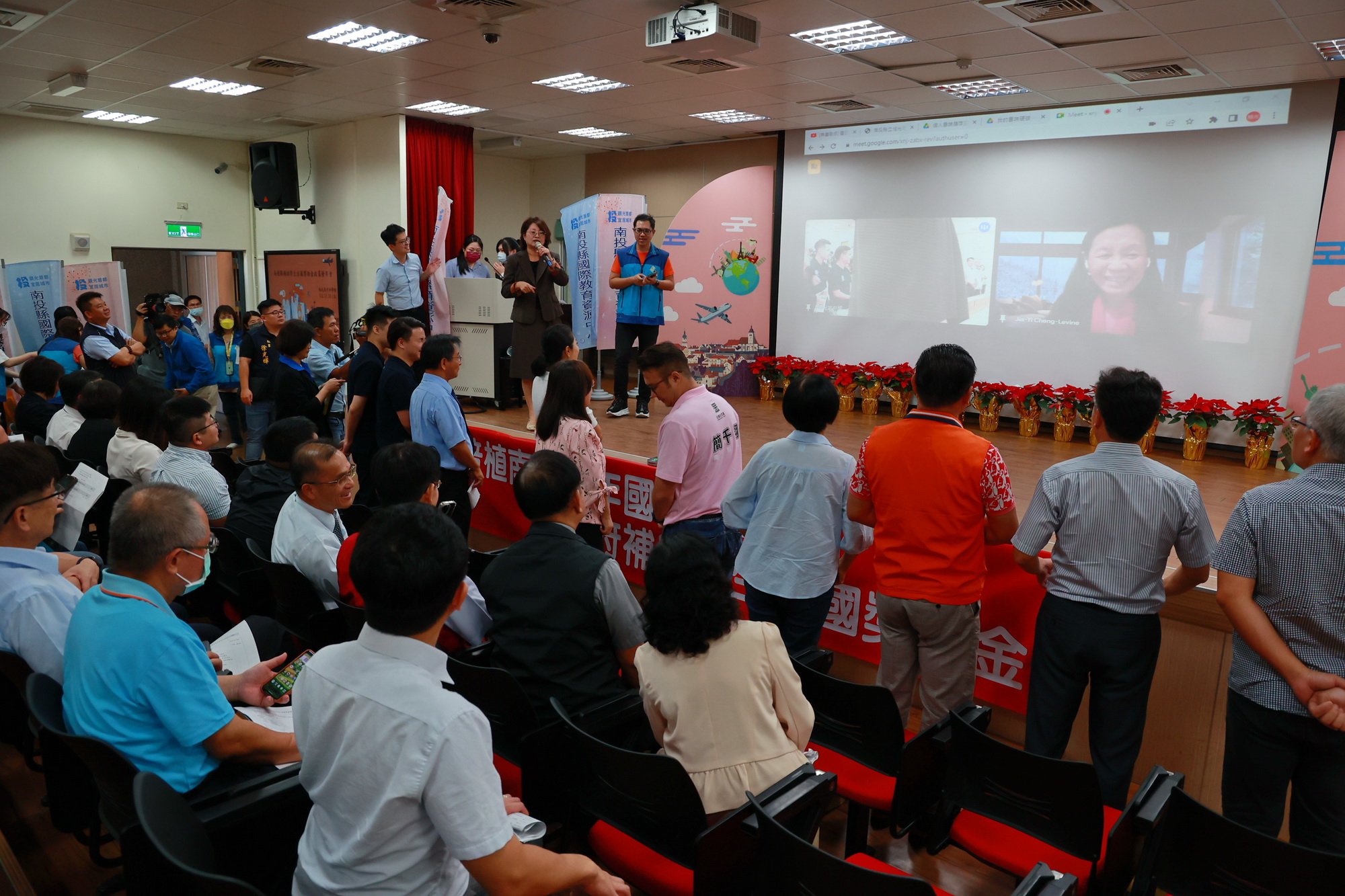 相關圖片2-許縣長宣布開辦學生出國獎助金補助 11月30日前可提出申請