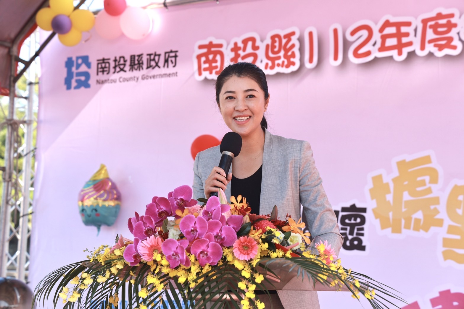 圖片-投縣「社區照顧關懷據點」112年度成果展暨趣味競賽隆重登場 許縣長嘉勉志工辛勞