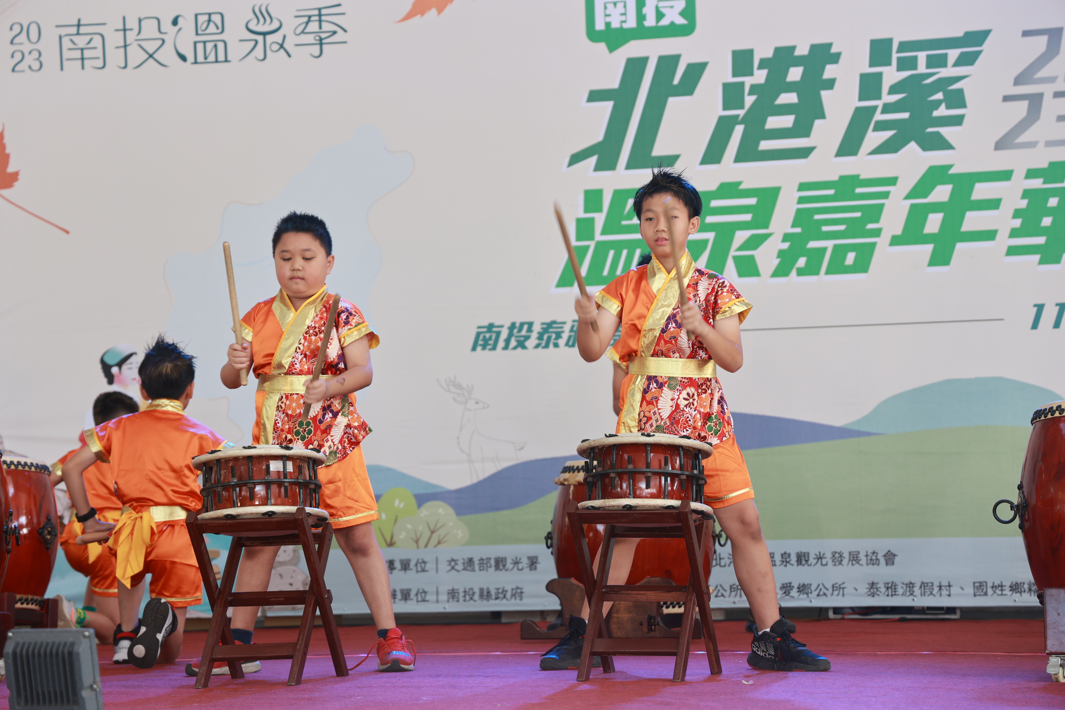 相關圖片2-北港溪溫泉嘉年華開幕吸6千人潮 許縣長邀大家來泡好湯嚐美食喝咖啡
