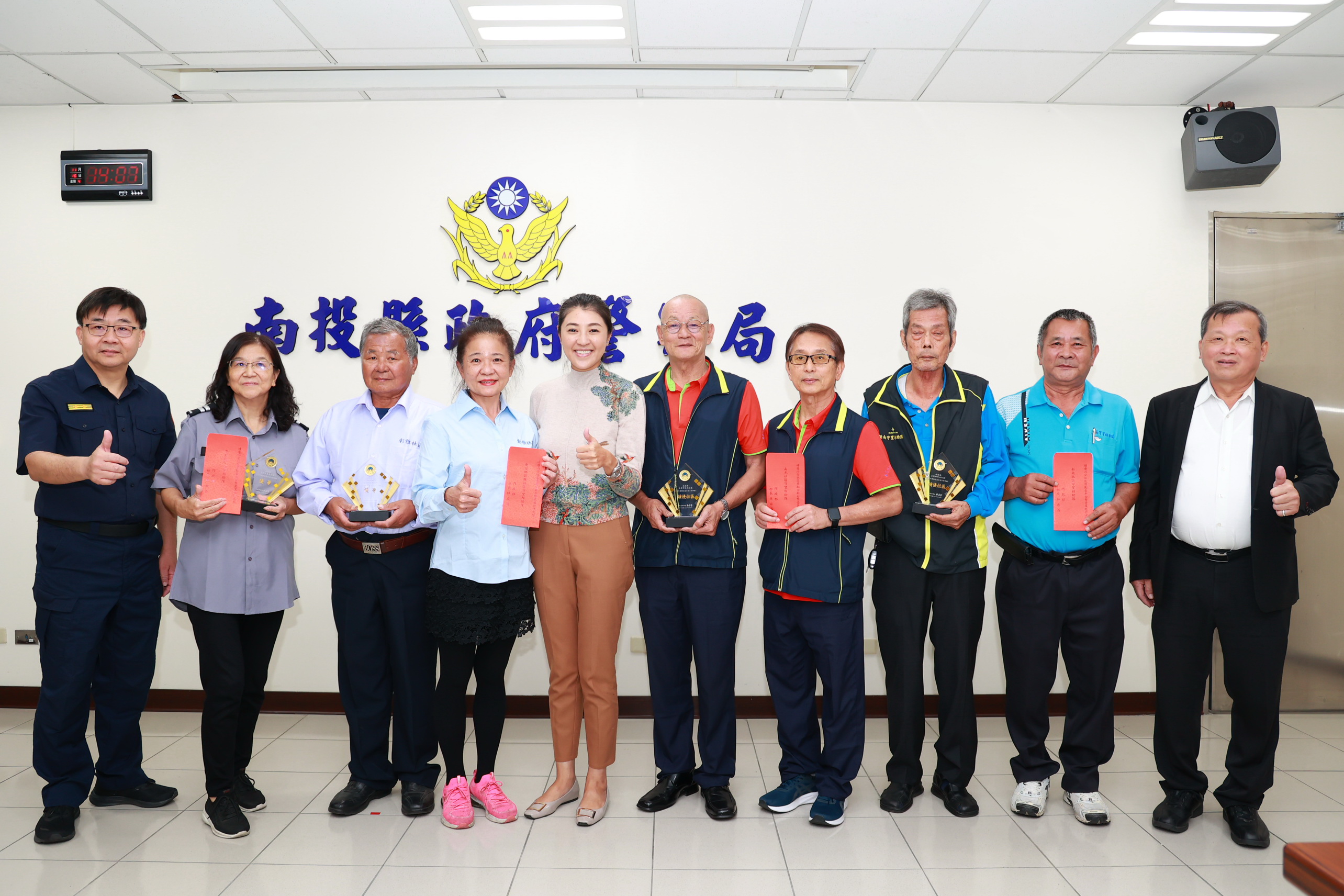 (開新視窗)連至 社區治安評鑑獲獎單位 完整照片