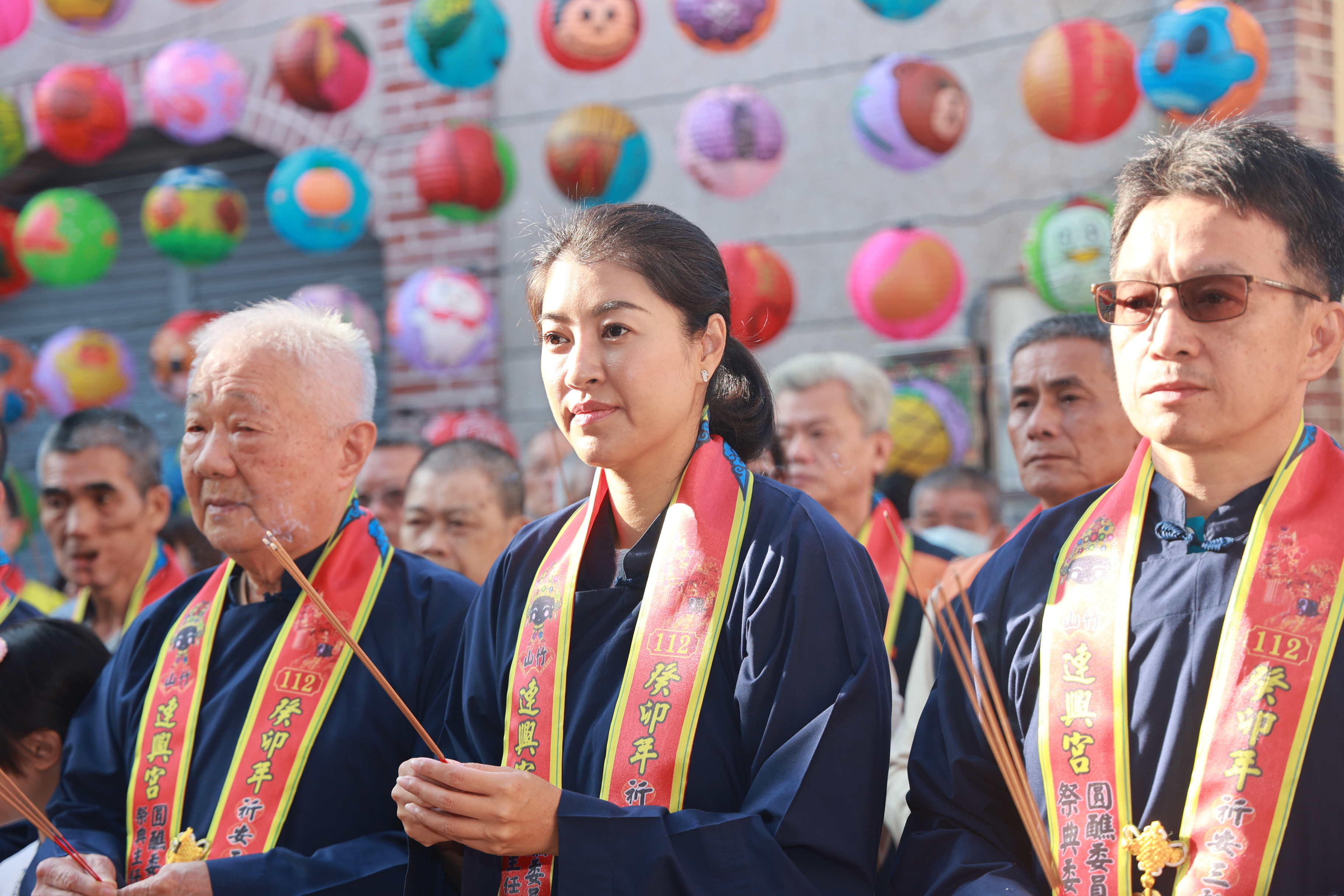 相關圖片1-許縣長竹山鎮連興宮開香 贈匾預祝祈安三獻圓醮大典順利圓滿