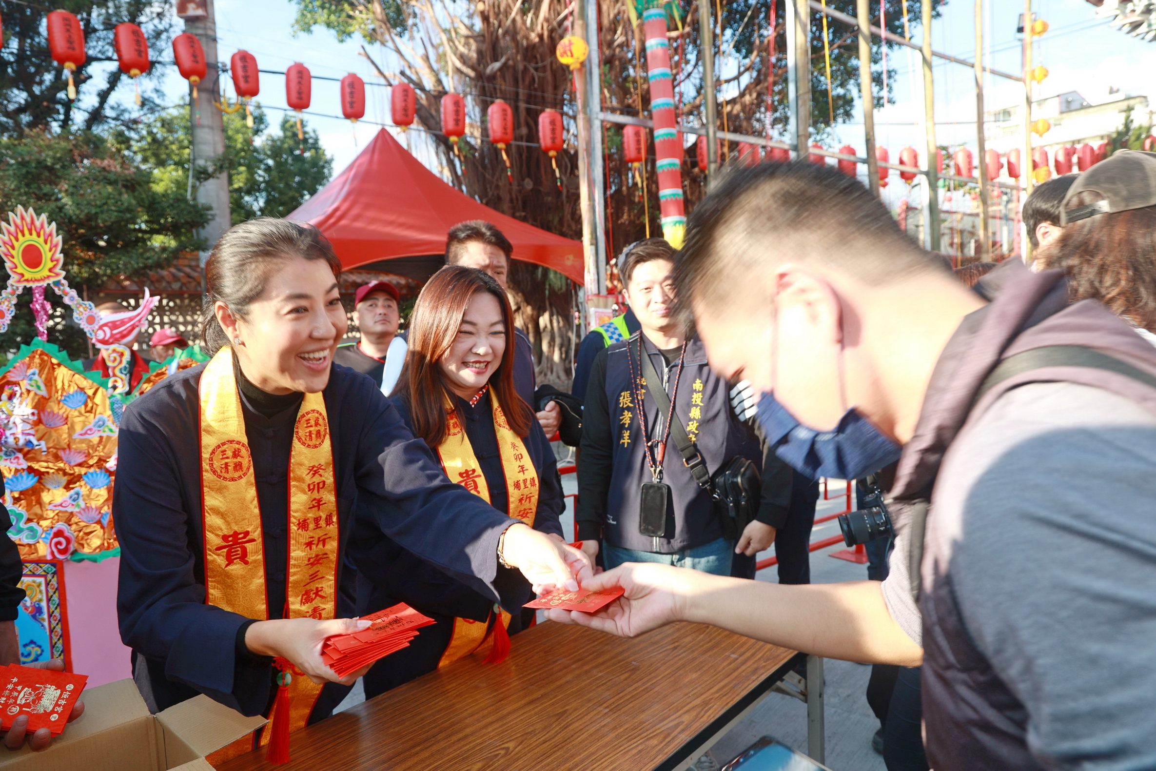 相關圖片2-埔里三獻清醮大典圓滿 許縣長主持普渡開香祈求平安