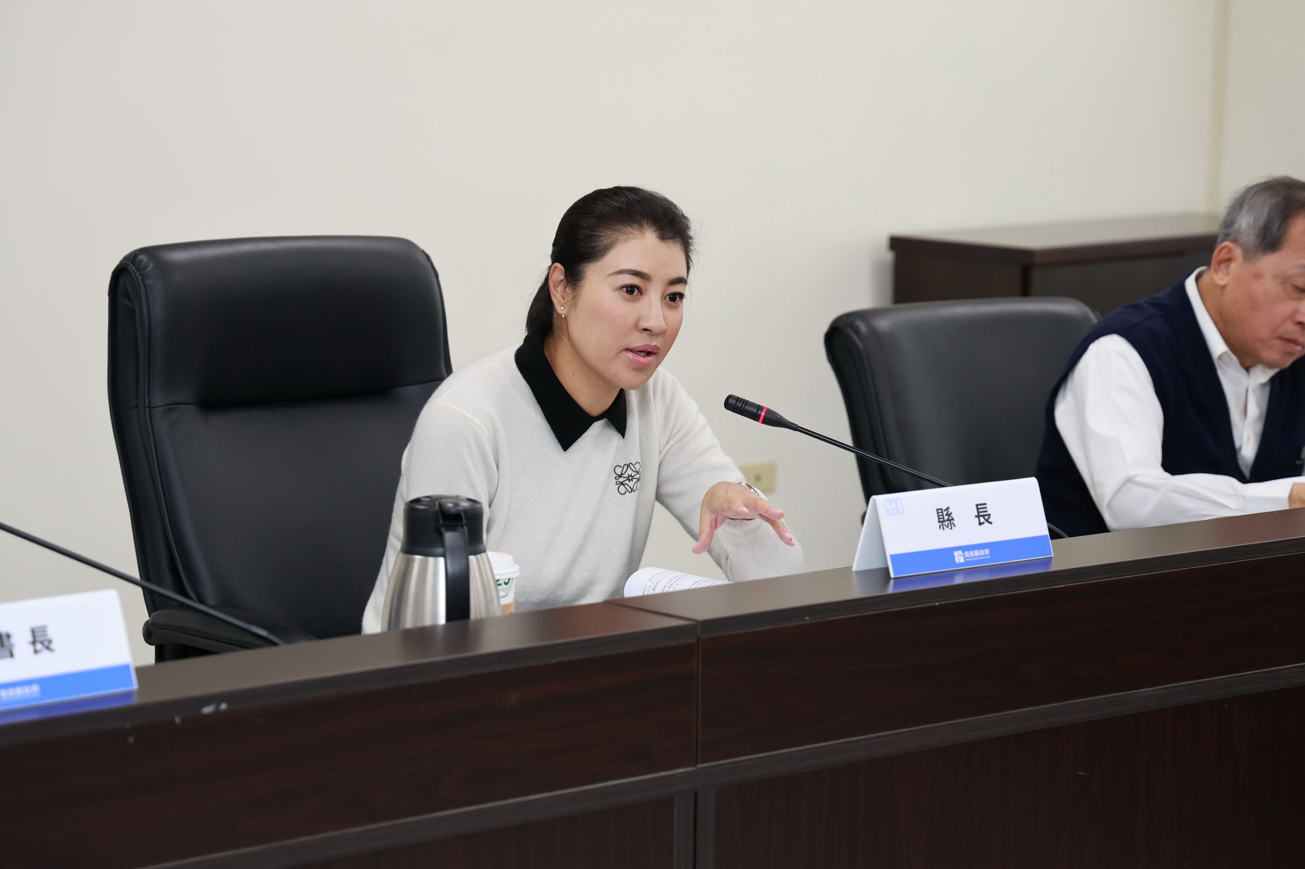 圖片-縣府媒合8遊民入住旅館避寒 許縣長提醒長輩要保暖禦寒