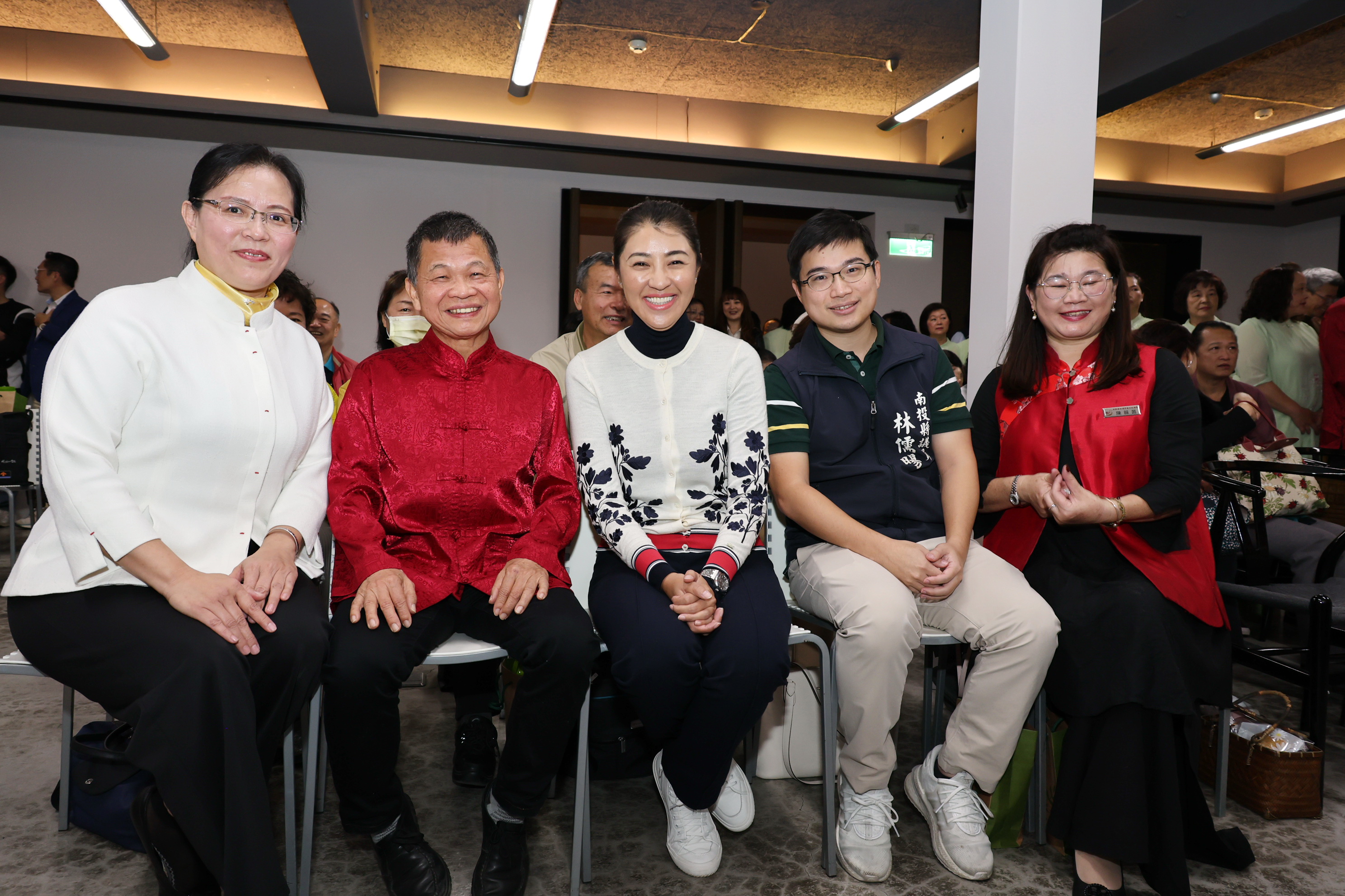 相關圖片1-許縣長出席台灣茶文化推廣協會理事長交接典禮
