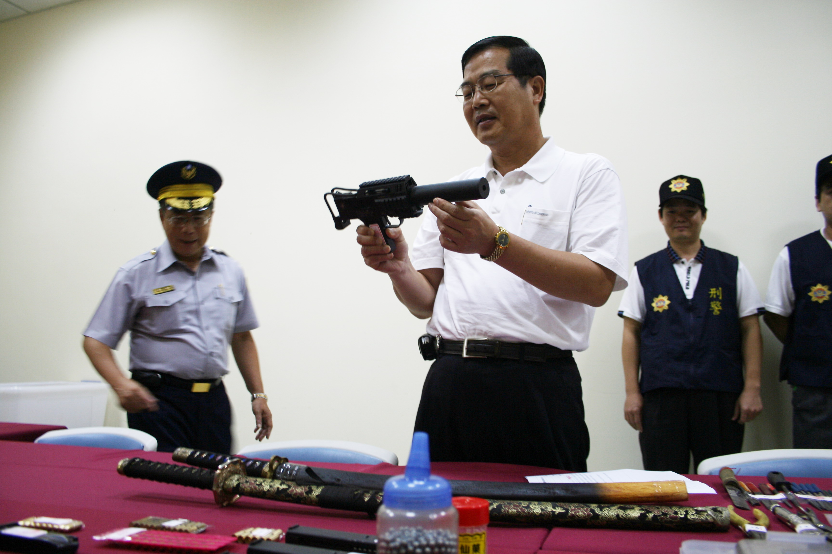 圖片-縣警局破獲地下兵工廠 再創治安專案佳績
