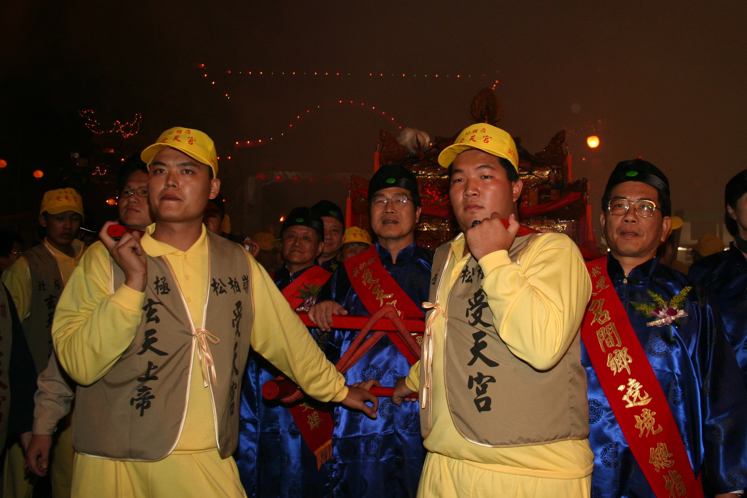 圖片-李縣長參加受天宮北極玄天上帝遶境植福千祥慶典活動
