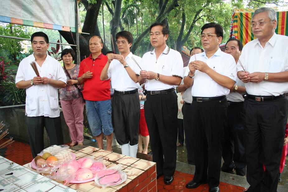 圖片-肉品市場中元普渡法會 縣長祈求 縣政順利 縣民平安