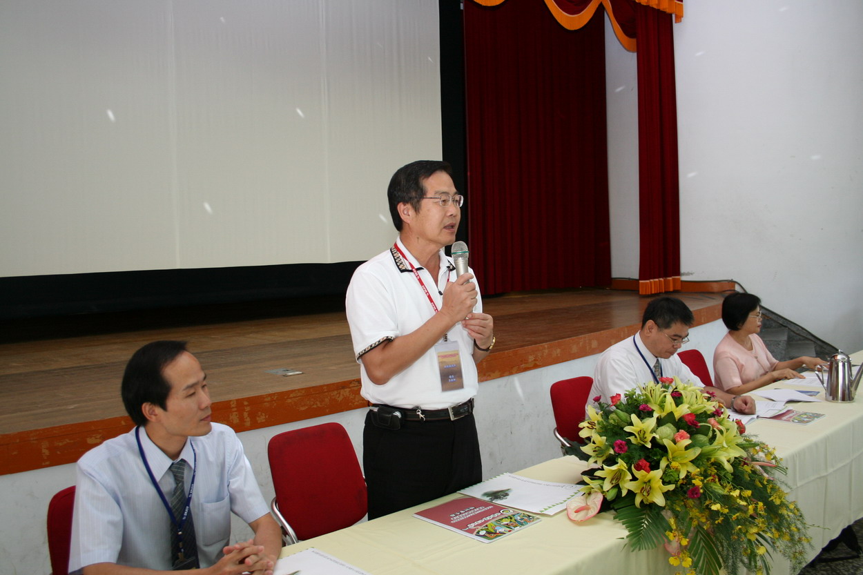 圖片-縣府主辦96年公立國中小學暨幼稚園教師介聘服務  圓滿完成