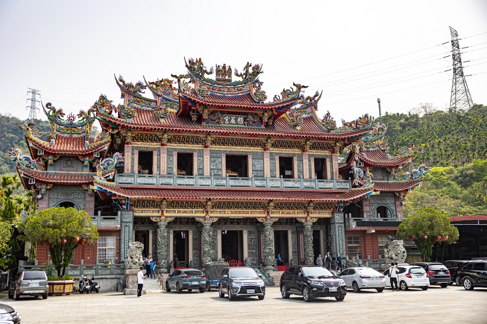 相關圖片1-縣府與國姓公所合作綠美化楞嚴宮周邊　打造新亮點