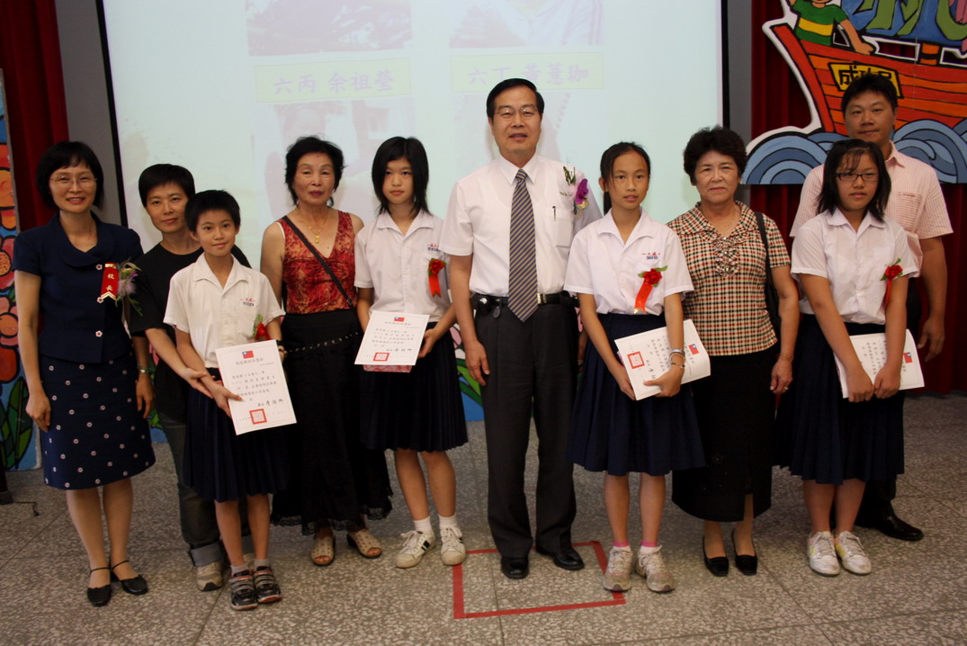 圖片-李縣長出席大成國小畢業典禮  勉勵112位畢業生更上一層樓