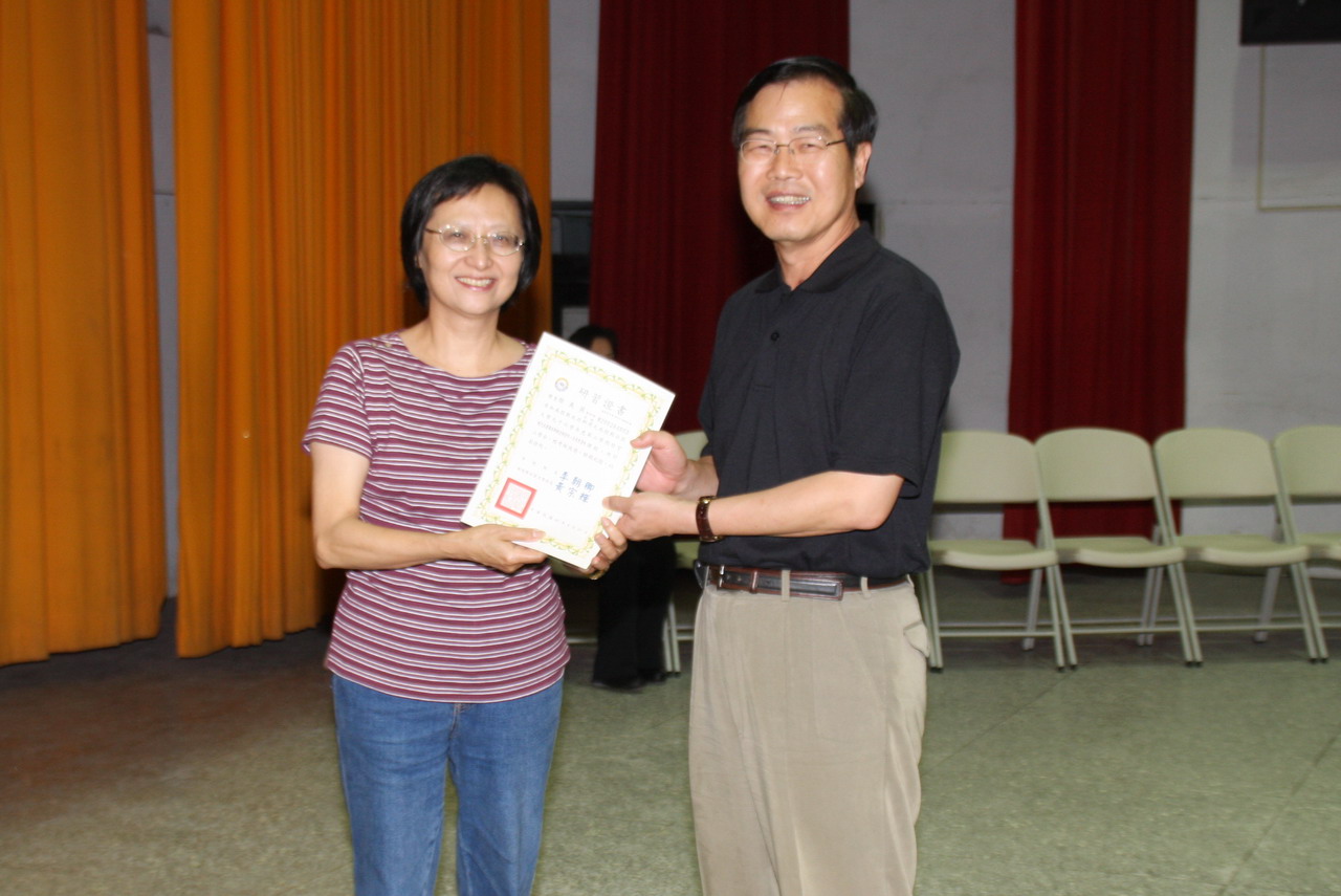圖片-李縣長出席本縣埔里社區大學結業典禮