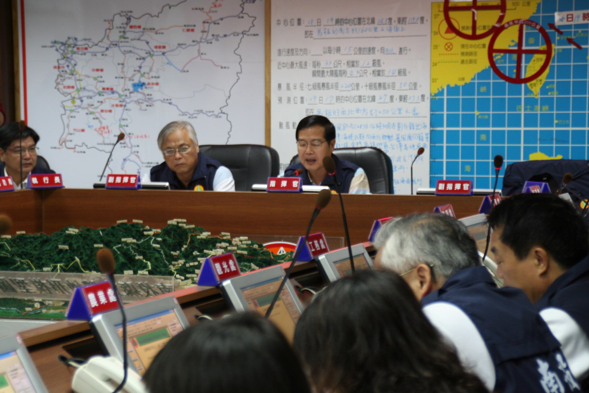 圖片-鳳凰颱風來襲 李縣長要求加強警戒並呼籲民眾注意安全