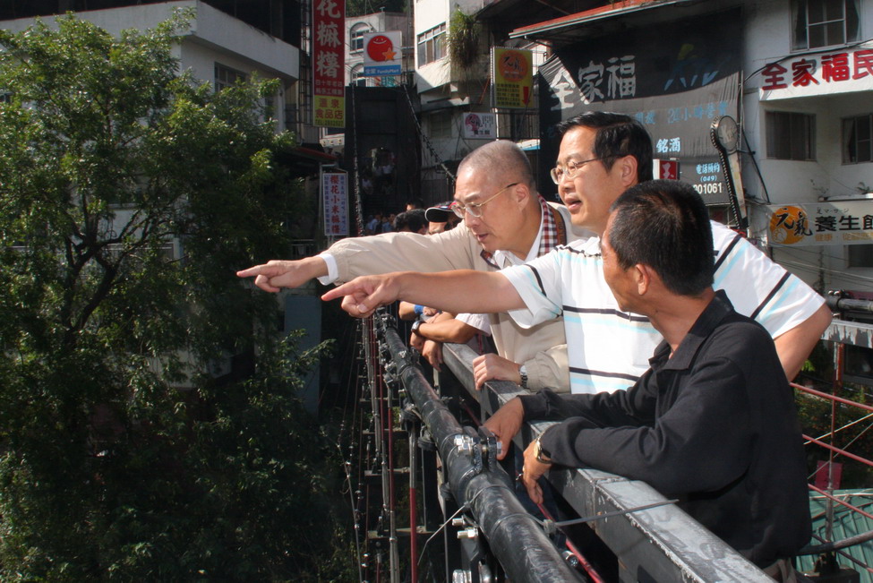 圖片-李縣長會同立院經濟委員會勘查廬山溫泉及萬大水庫清淤