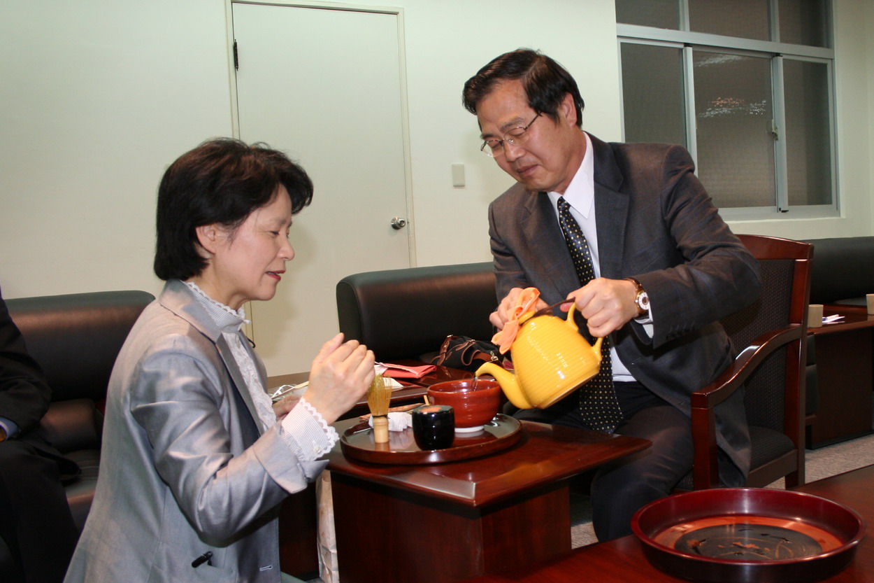 圖片-山口縣議員蒞縣拜訪縣長