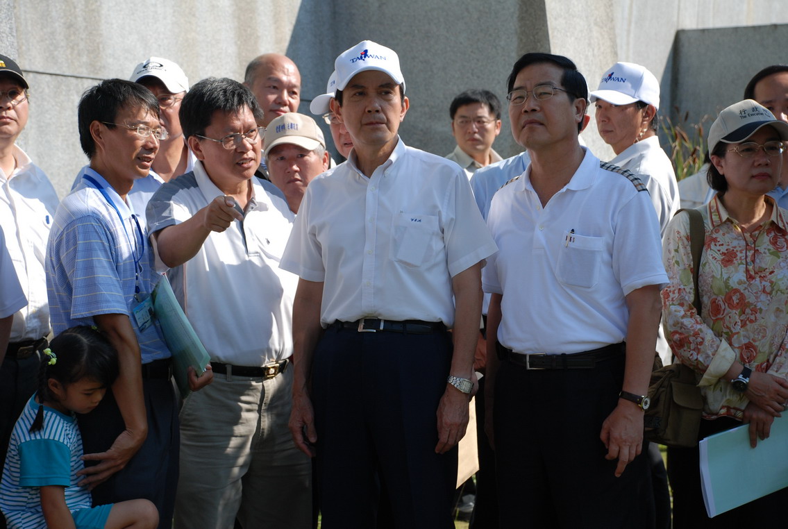 圖片-李縣長陪同馬總統至信義鄉勘災 聽取災民建議