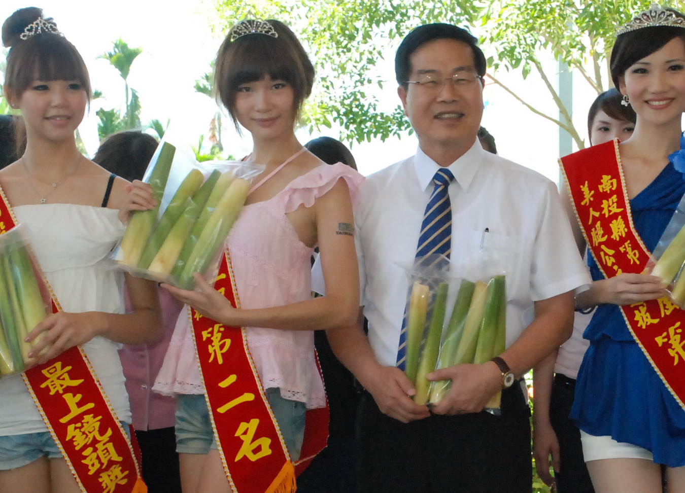 圖片-南投美人腿節活動28日開幕 李縣長與美人腿公主代言