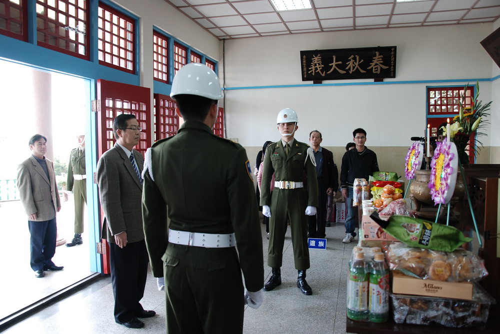圖片-李縣長主持忠烈祠春祭典禮  緬懷先烈奉獻精神