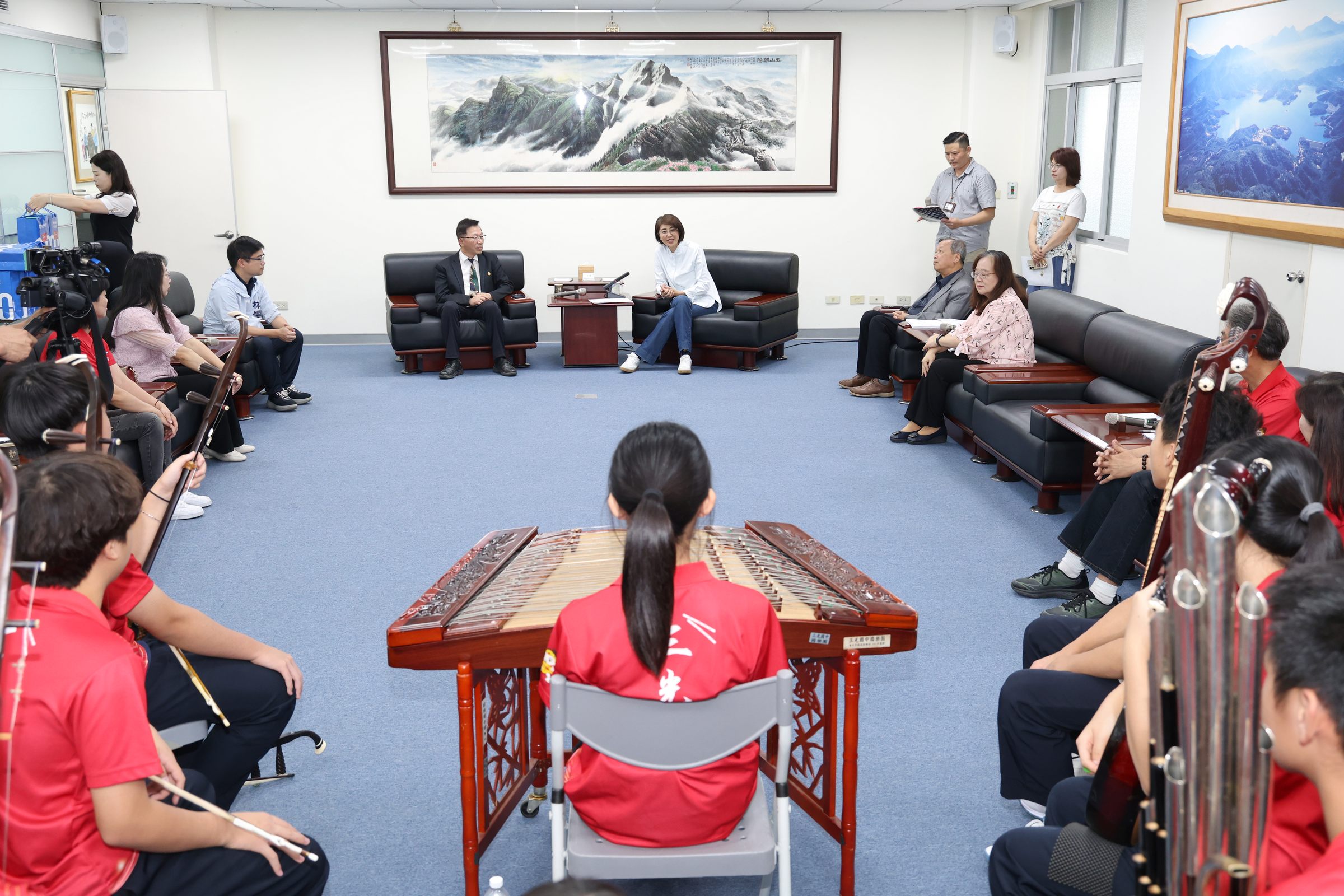 相關圖片4-三光國中絲竹樂團榮獲全國賽同組「唯一特優」  許縣長勉勵大讚南投之光