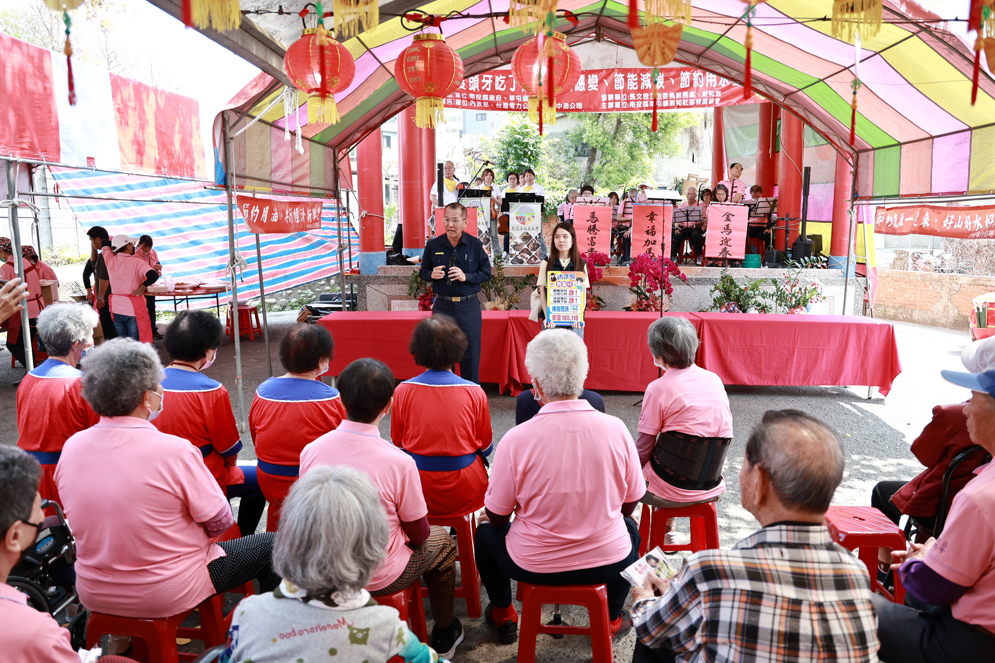 相關圖片3-敦和社區頭牙吃丁酒活動  許縣長到場同樂