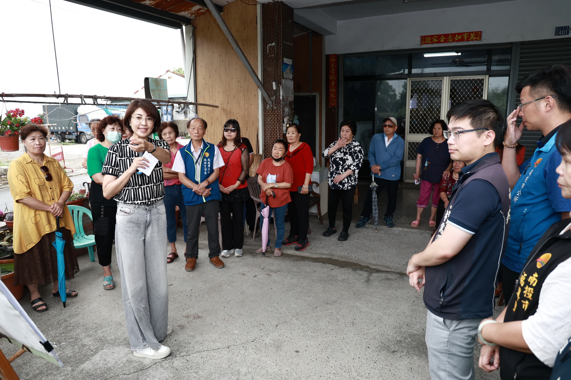 相關圖片2-許縣長會勘南投市10件道路排水工程  將投入1800多萬元改善