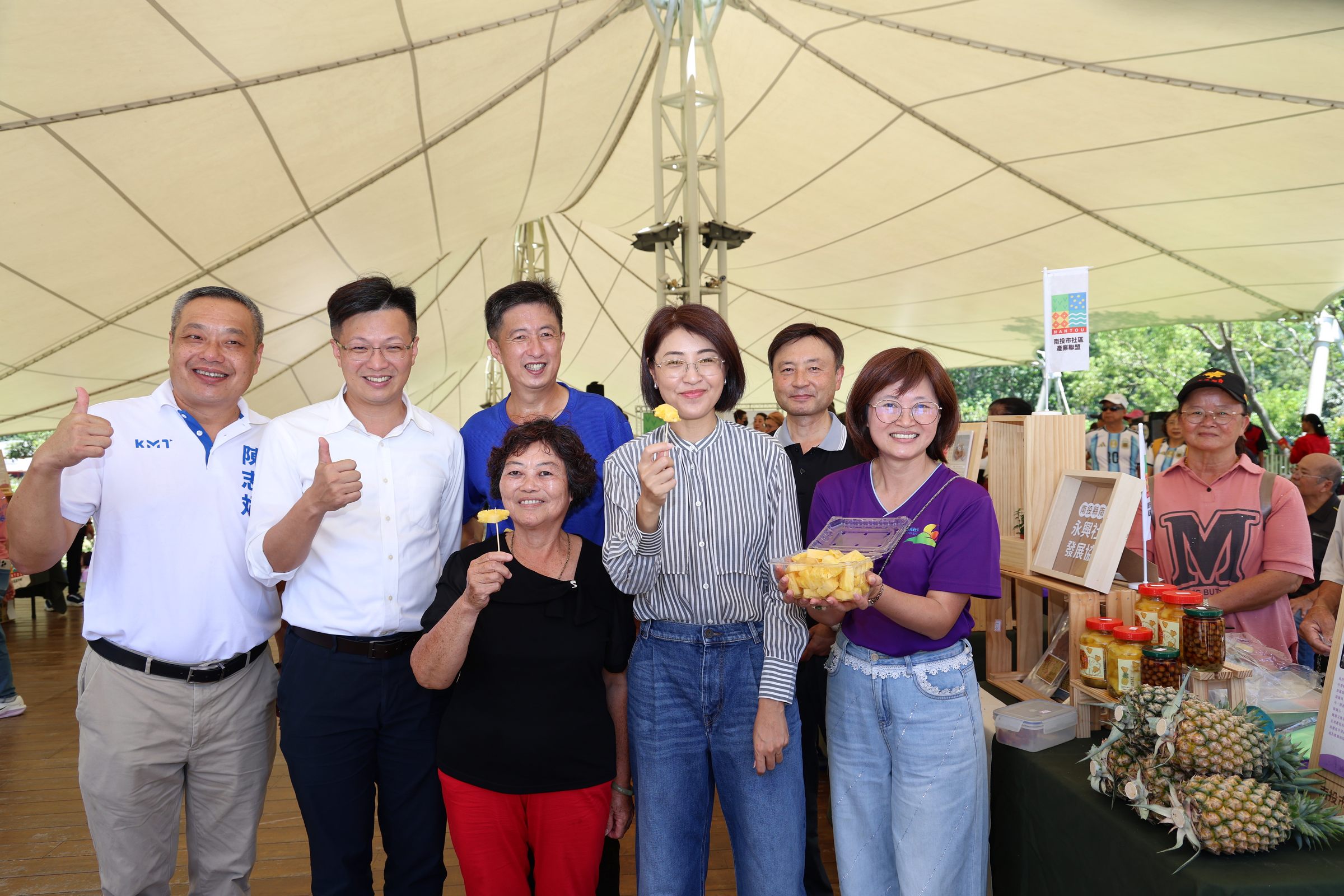 相關圖片7-許縣長力挺社區產業　16個社區齊聚展售展現南投地方創生能量