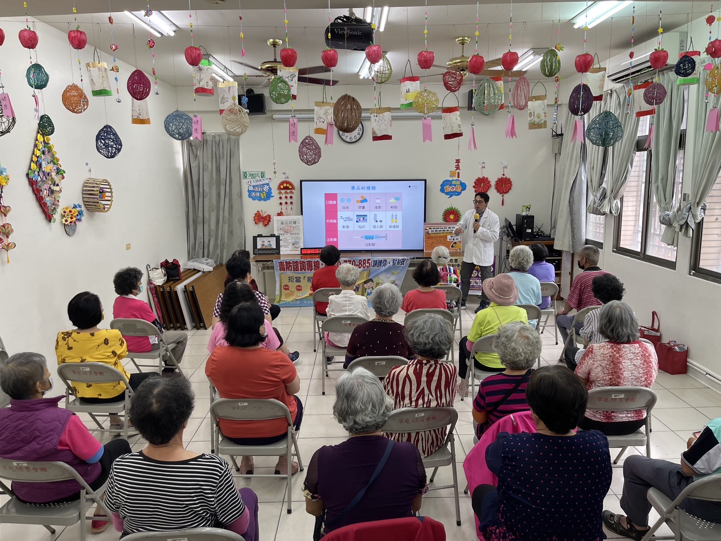 相關圖片1-南投藥師暖心守護健康第一線，1月15日藥師節，送藥到府、用藥照護成果亮眼