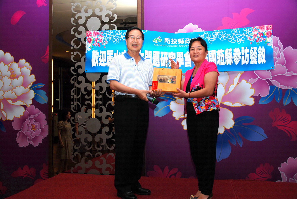 圖片-浙江麗水市婦女問題研究學會考察團30日蒞縣參訪