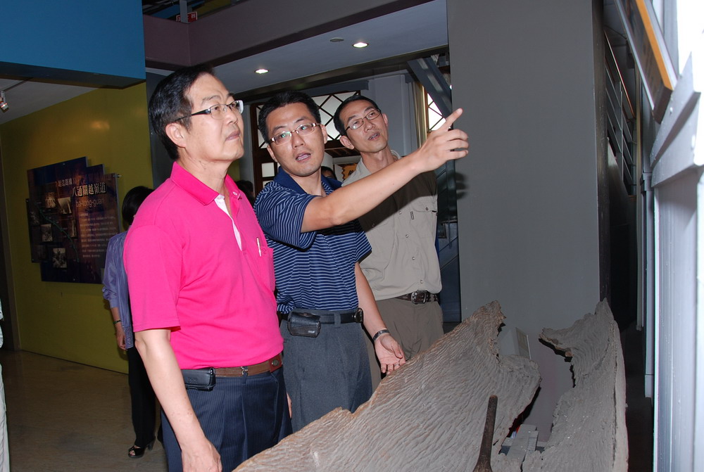 圖片-新南投陶4人接力展茶敘 李縣長讓南投陶走向國際