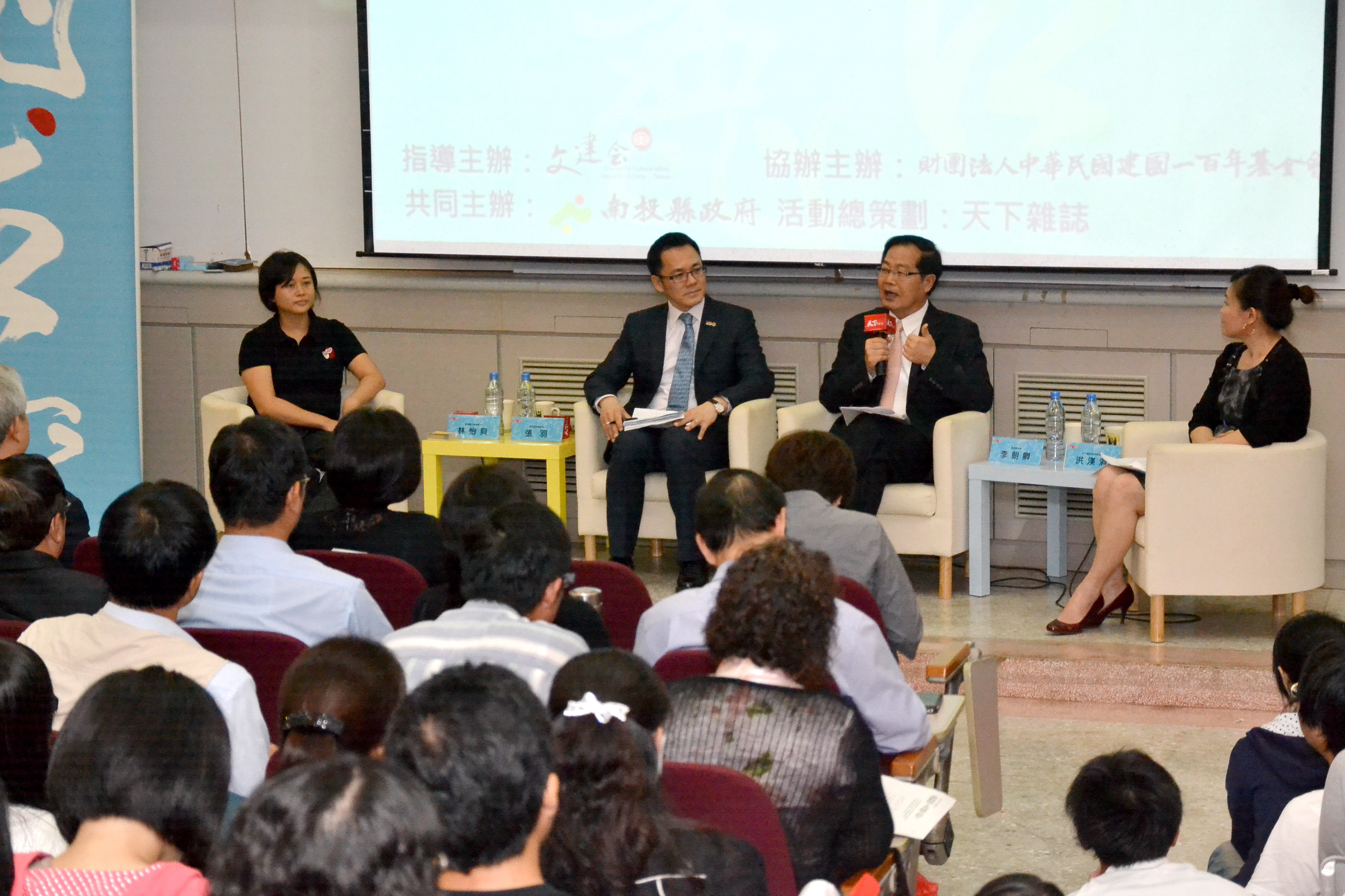 圖片-縣長李朝卿談政治路　期勉學子走出屬於自己的路